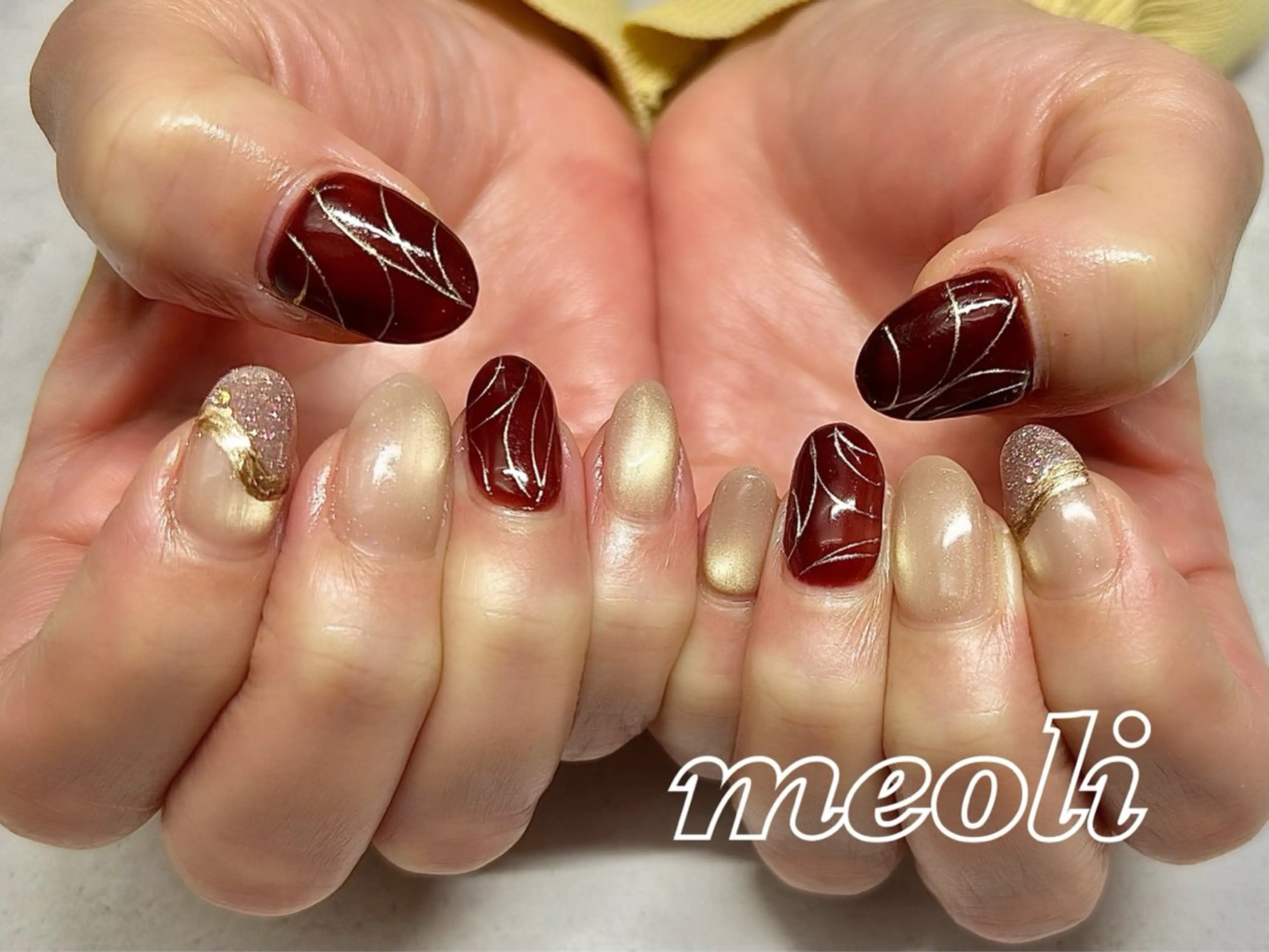 ネイル ボルドー フラッシュネイル ゴールド マグネットネイル マグネットワンカラー ハンドネイル nail salon meoli　アヤのネイルデザイン