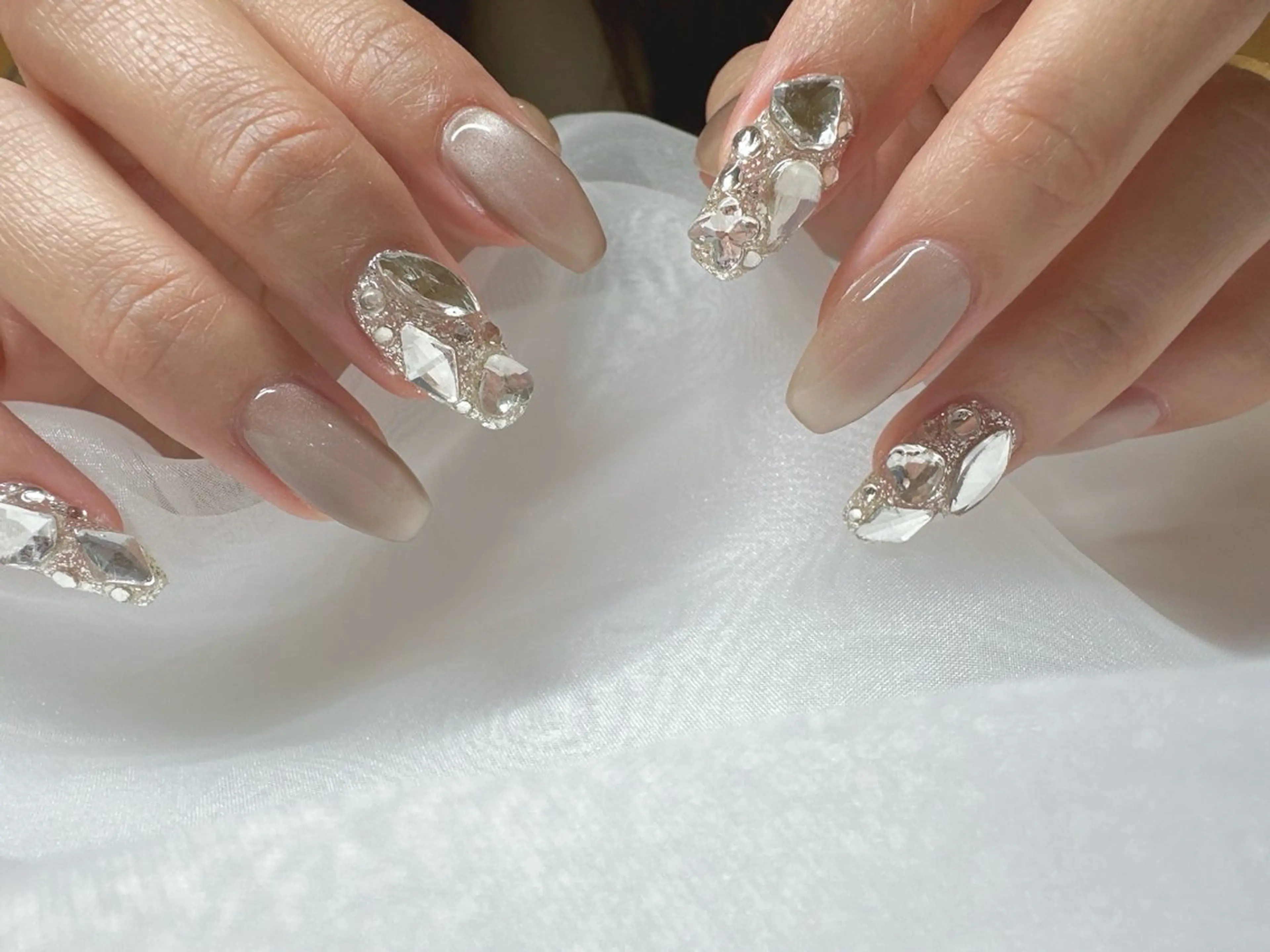 ネイル emaly 楽々園のネイルデザイン