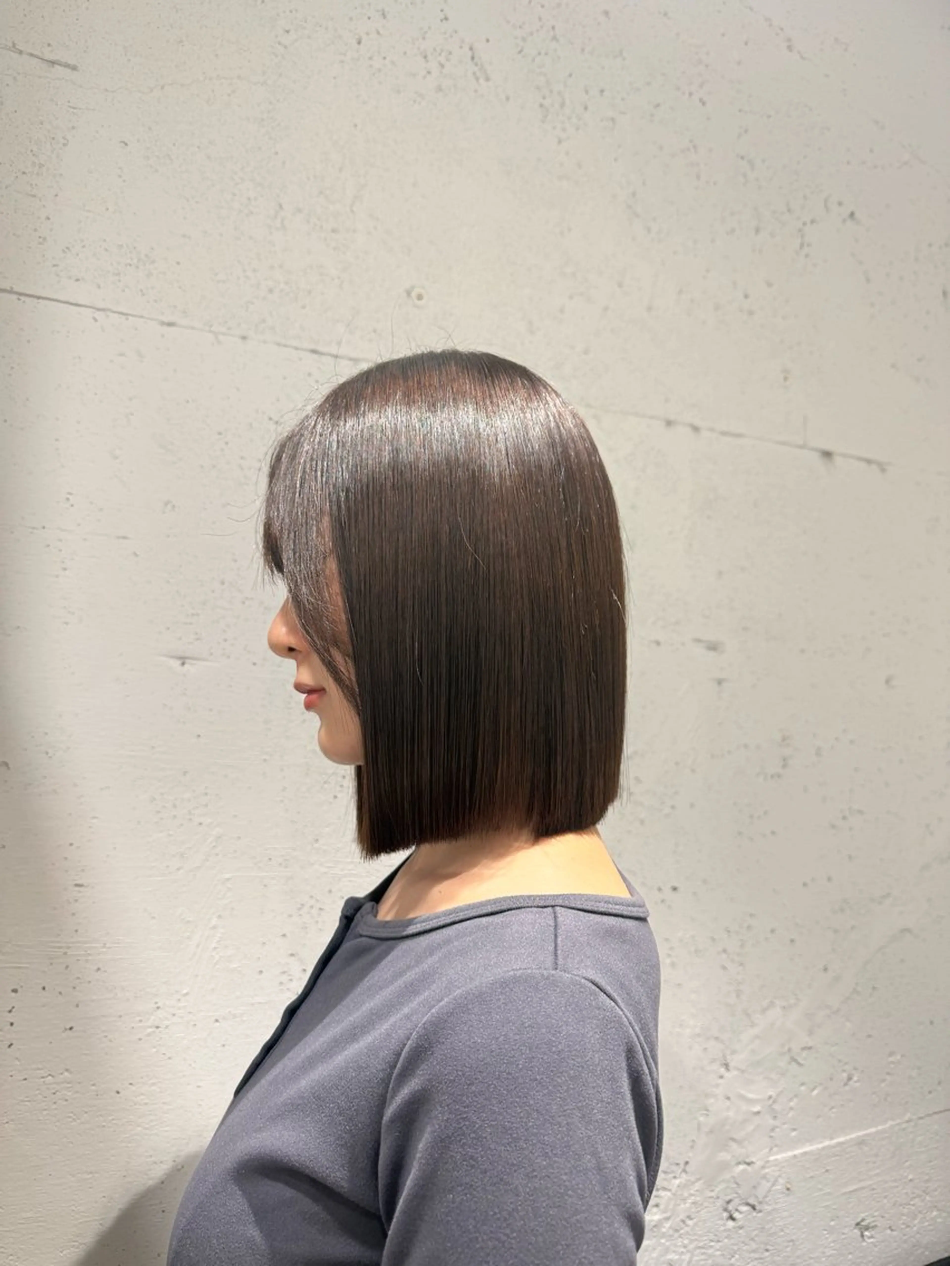 ショート あんな🦋レイヤー カット/透明感カラーのヘアスタイル