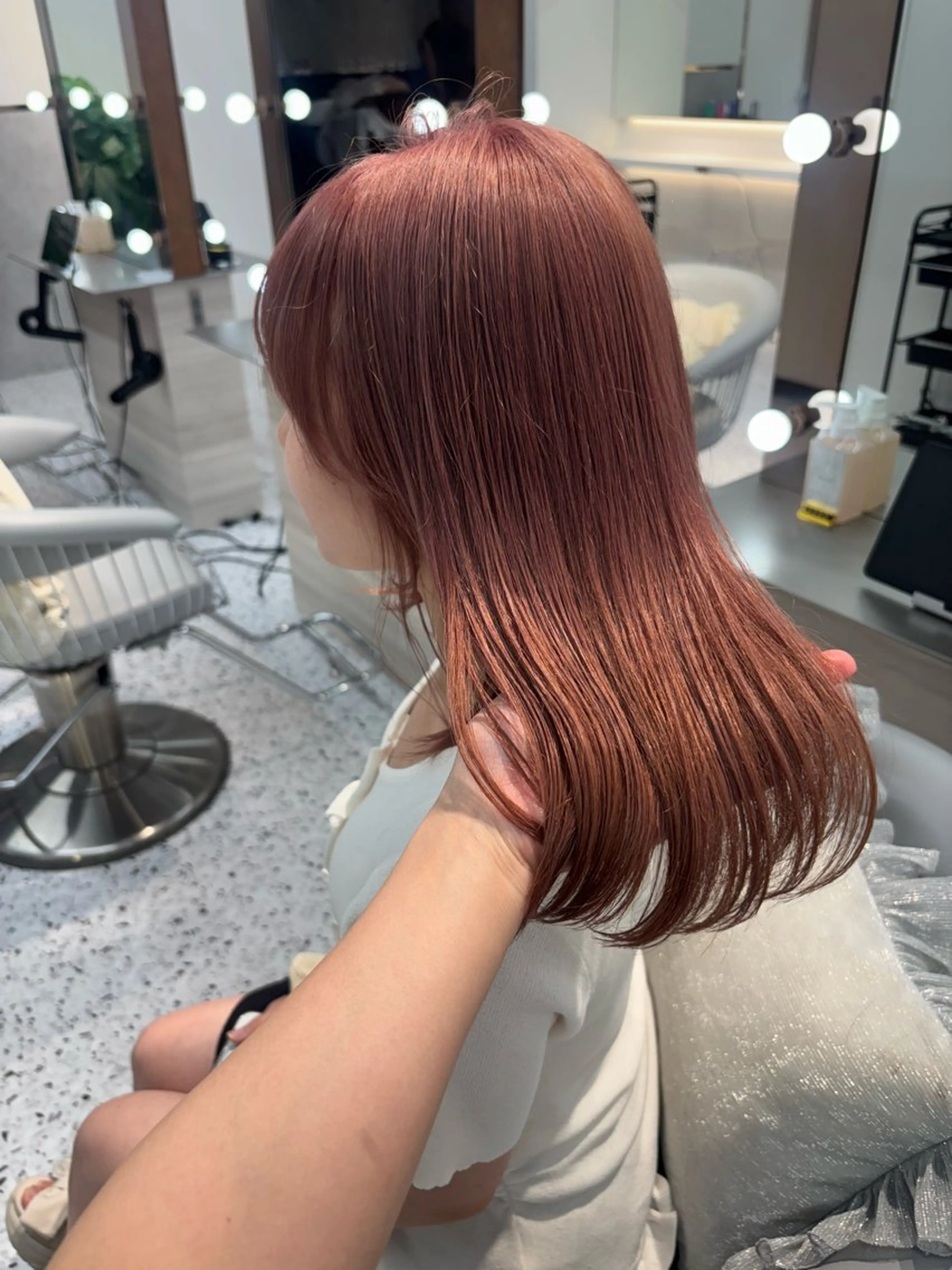 ミディアム ヘアカラー rina／ベージュ ワンホン/韓国ヘアのヘアスタイル