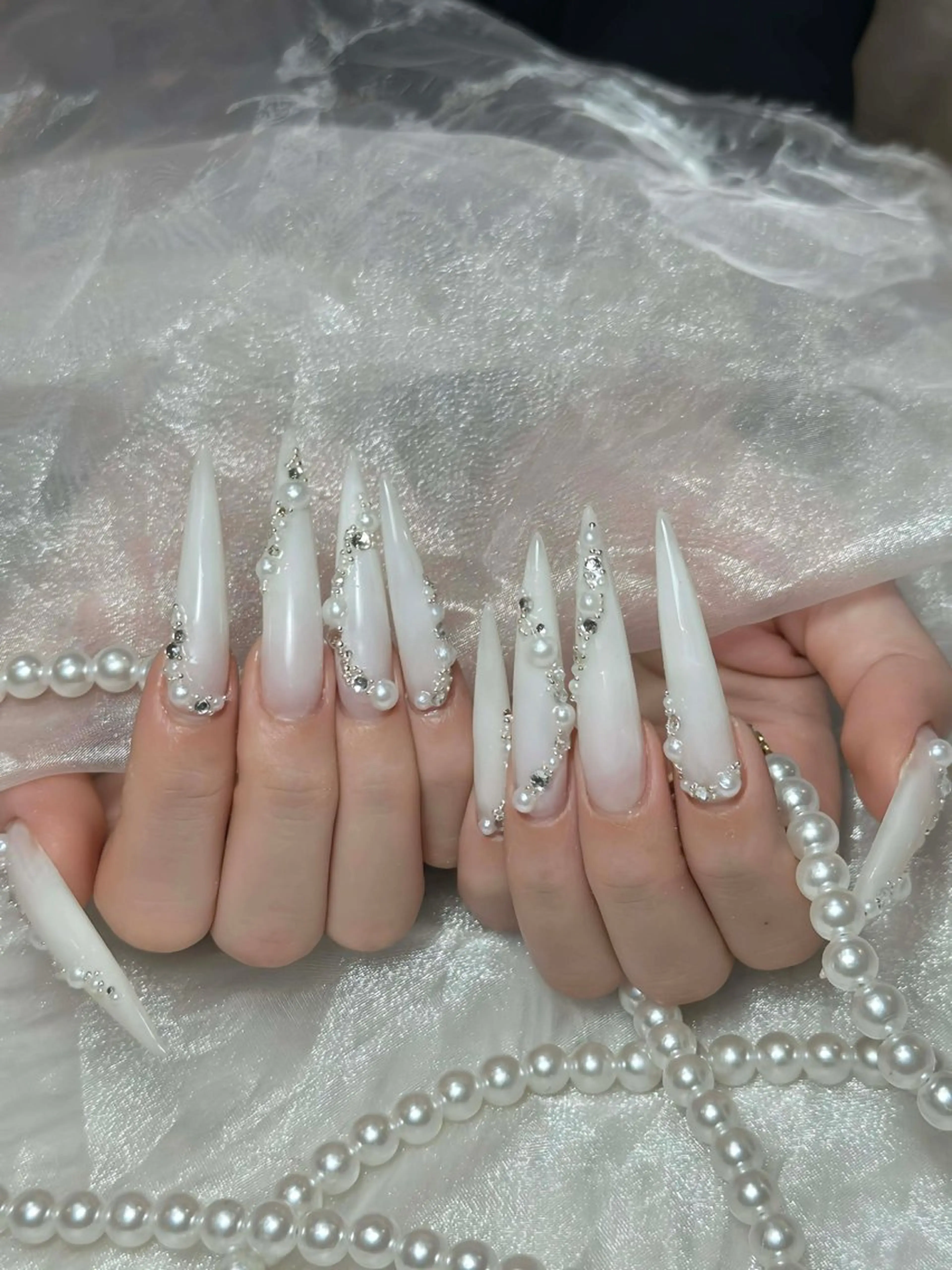 ネイル オーロラネイル ボルドー ブラウン 氷ネイル・うるうるネイル キラキラネイル ハンドネイル Julli NailStudioのネイルデザイン