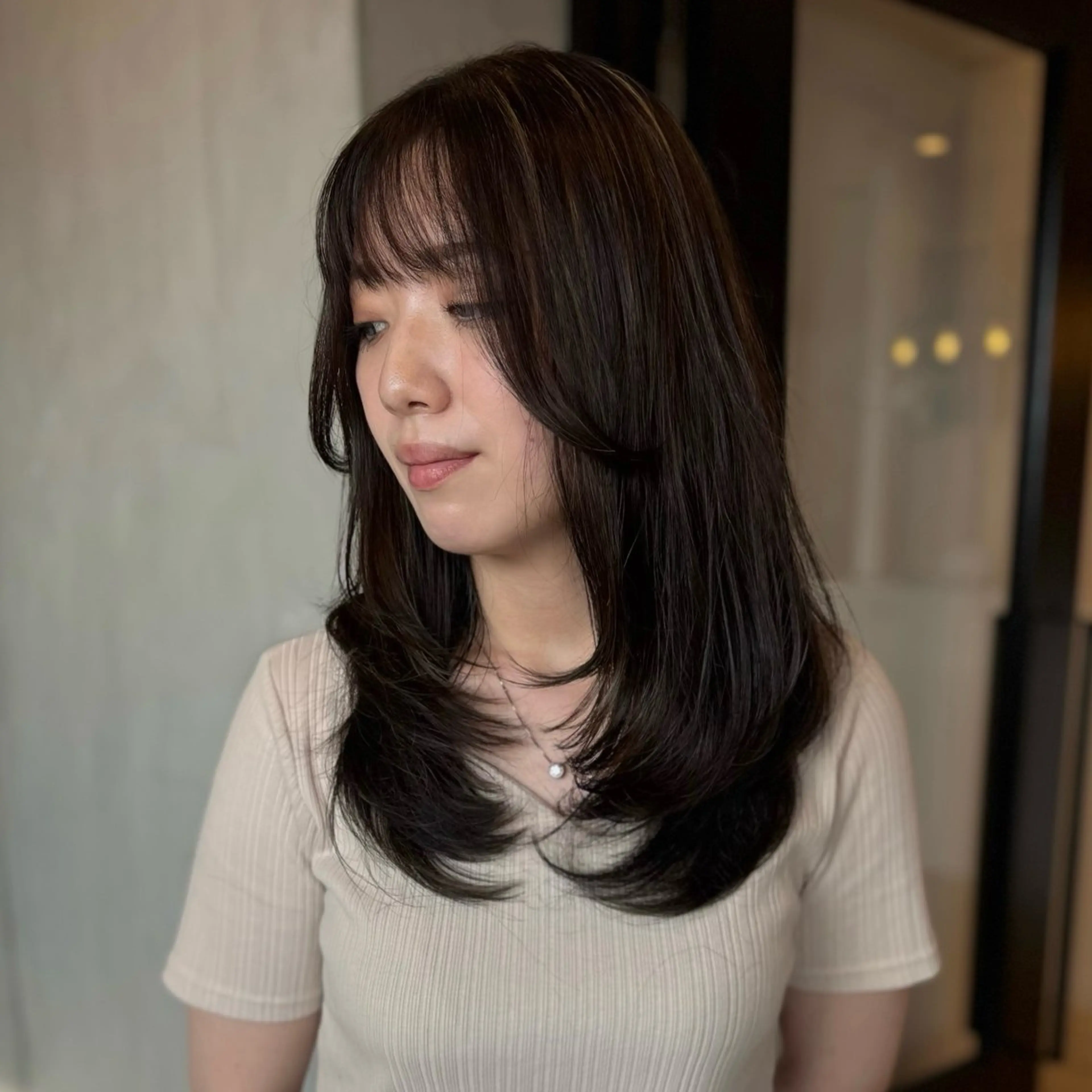 ミディアム ベージュカラー/長岡 レイヤーカット/コウのヘアスタイル