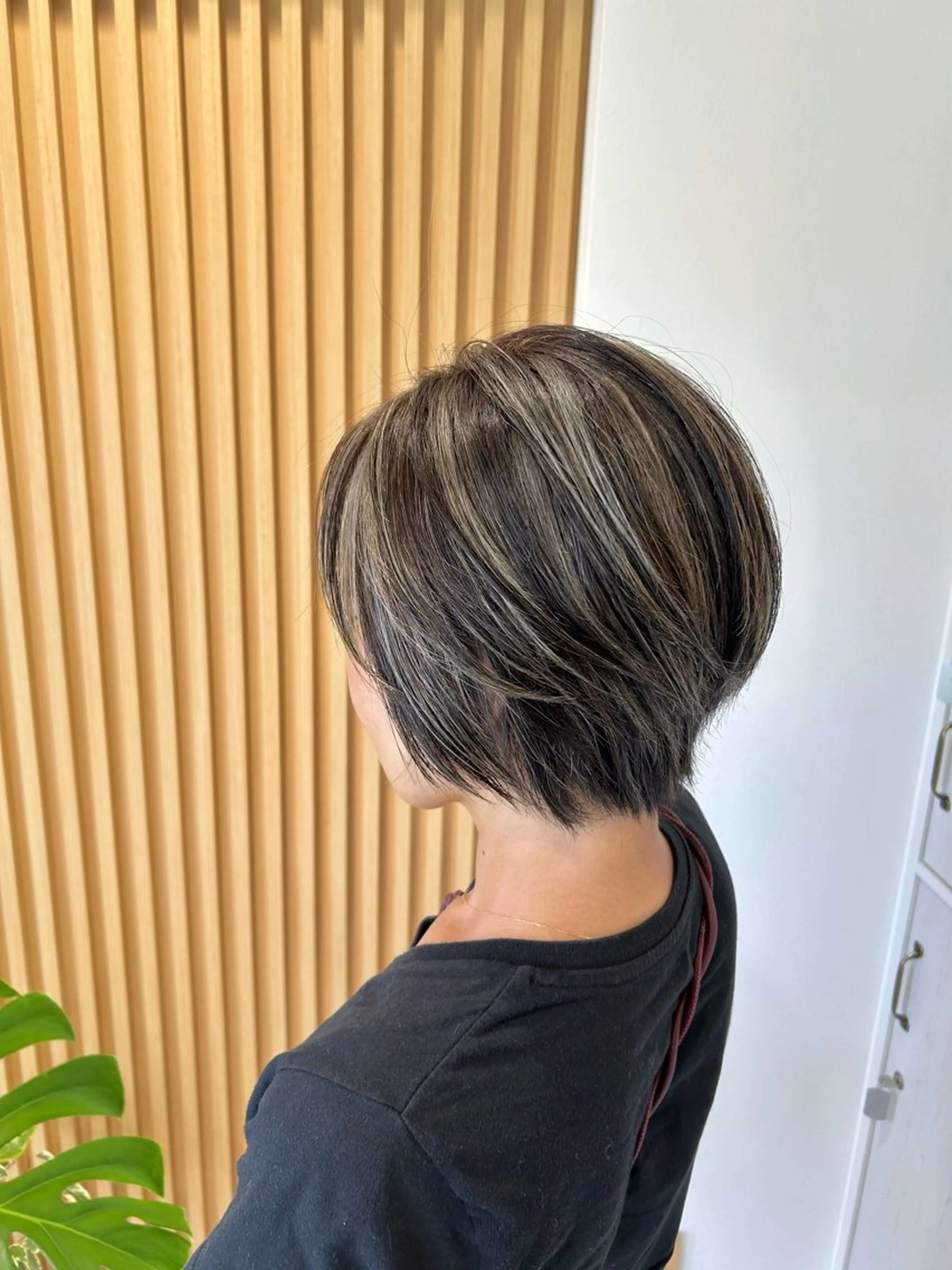 ショート カラー ショートボブ ハイライトカラー ボブ ハイライト ショートヘア ヘアカラー やじま ひろこのヘアスタイル