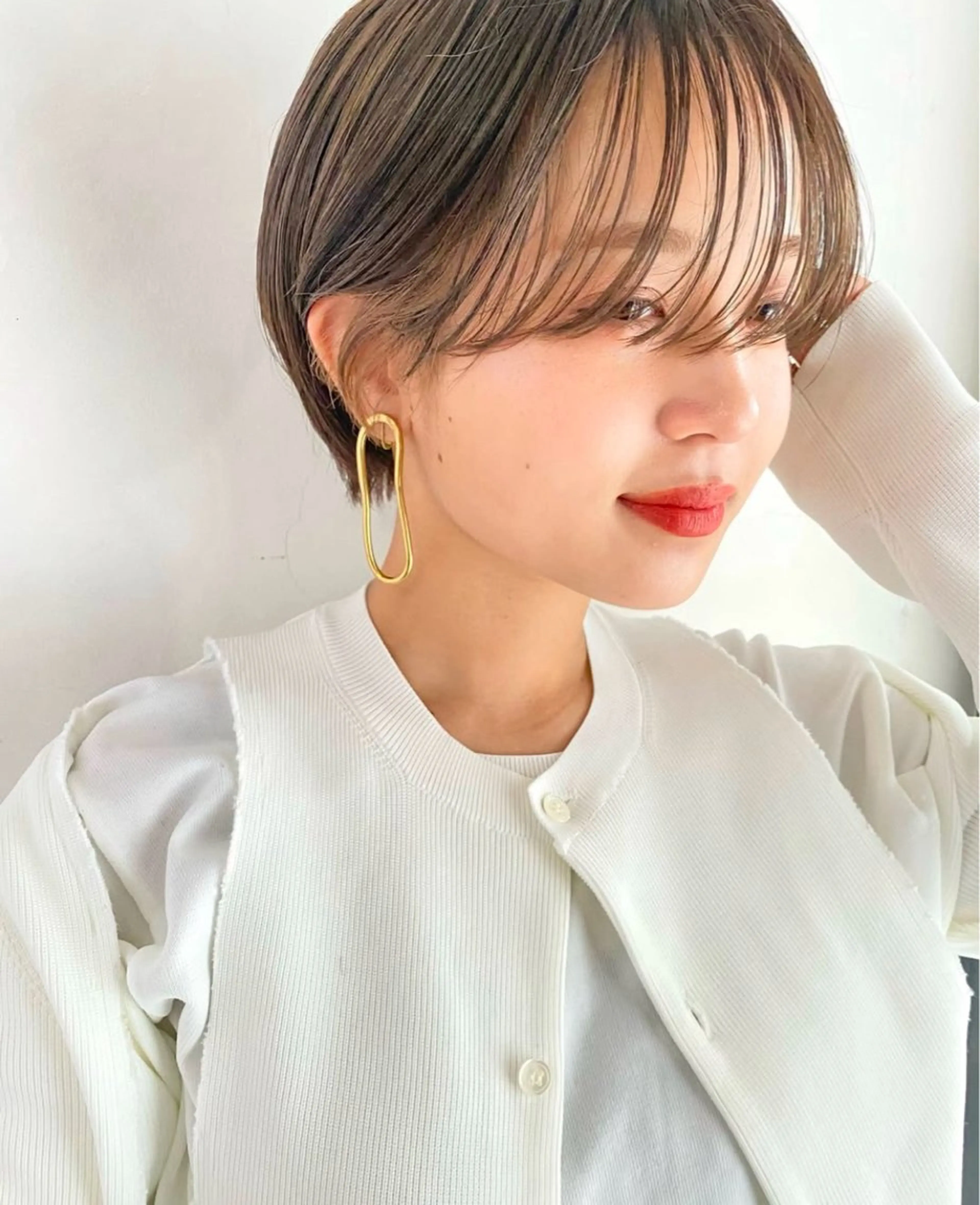 ミディアム 菊地 万佐久のヘアスタイル