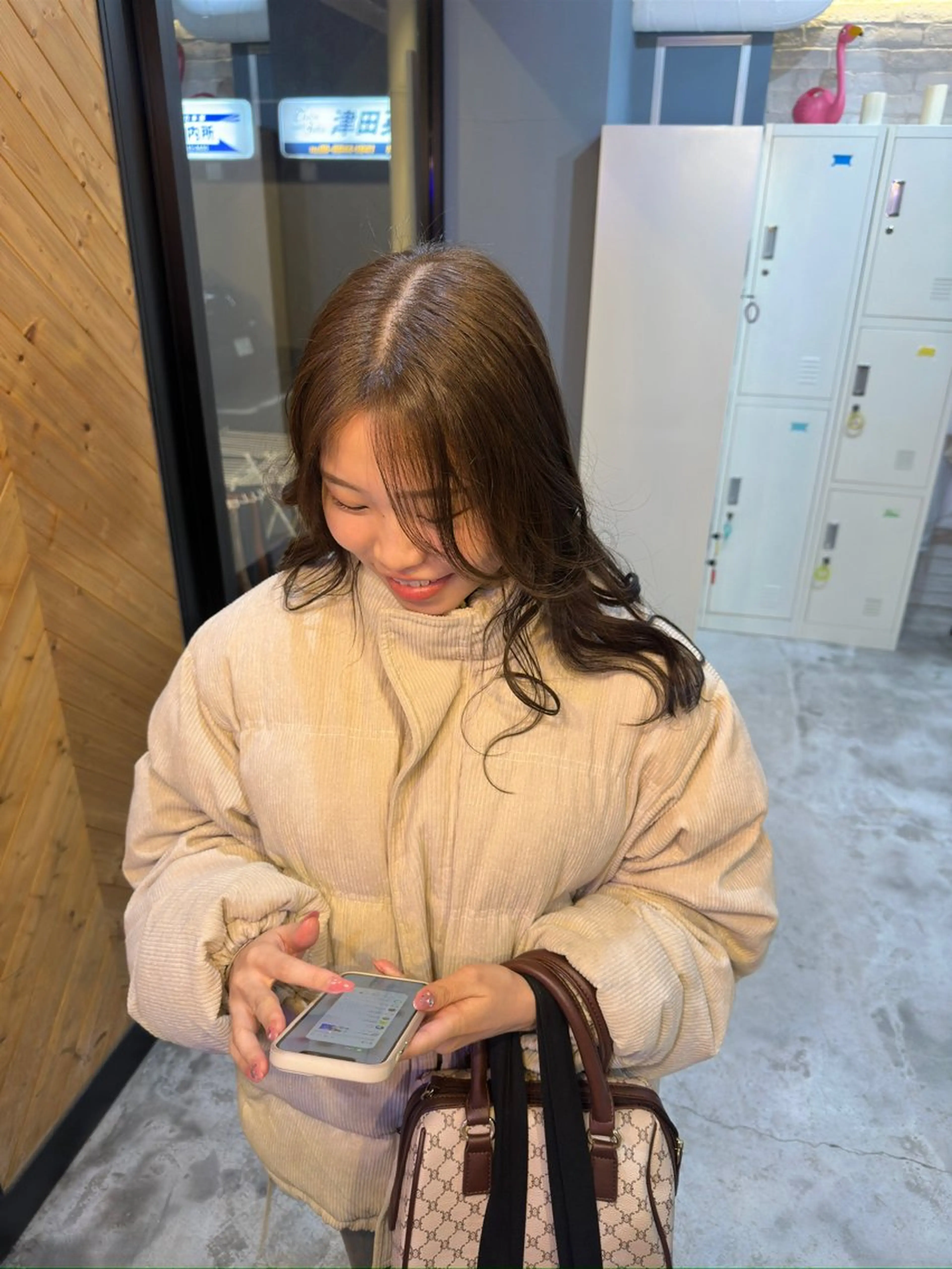 セミロング カラー ブラウンカラー オリーブブラウン ヘアカラー 十倉 朱莉のヘアスタイル