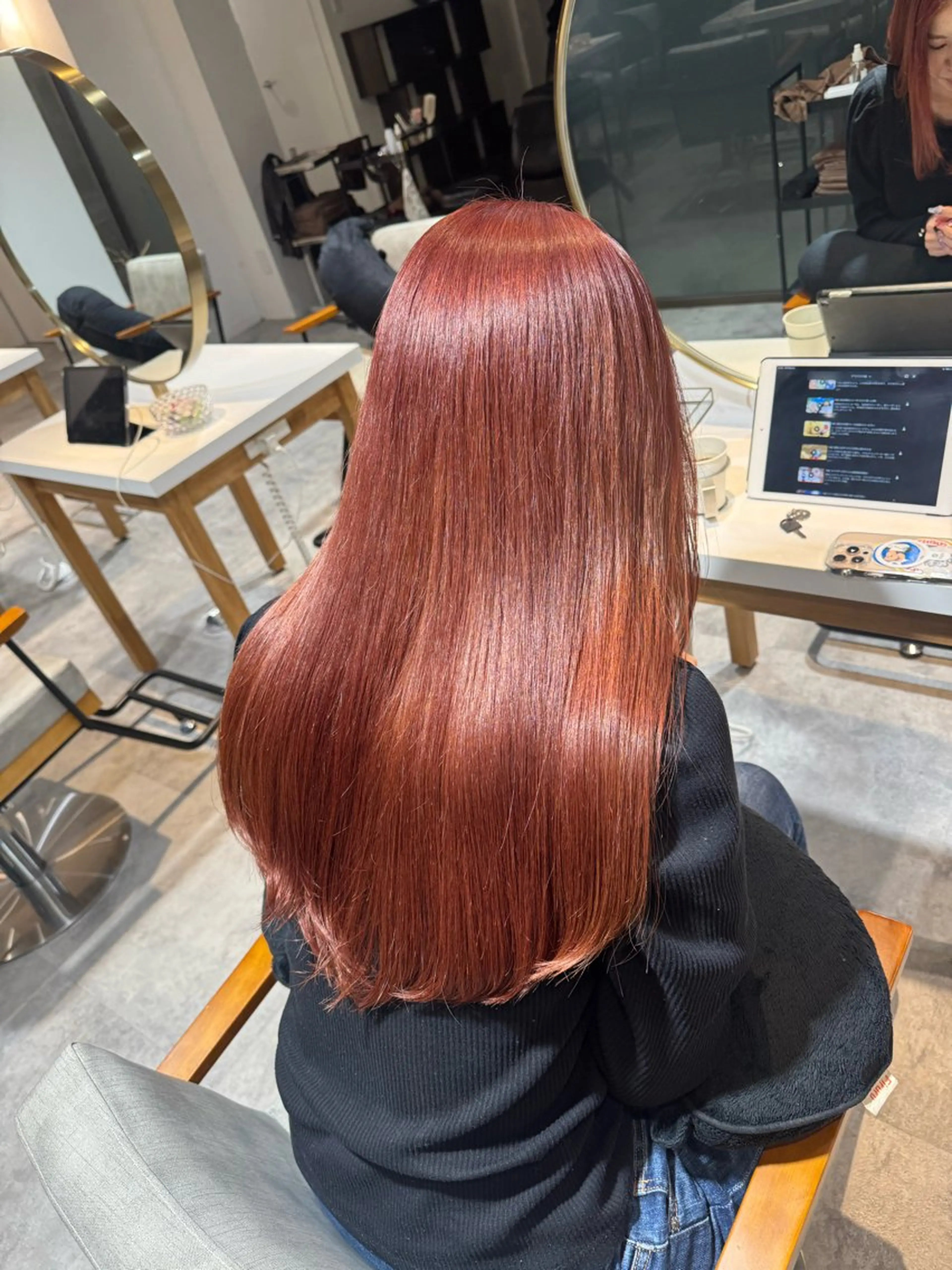 ロング カラー ブリーチ オレンジ ピンクカラー カット ヘアカラー トリートメント 小泉 真緒のヘアスタイル