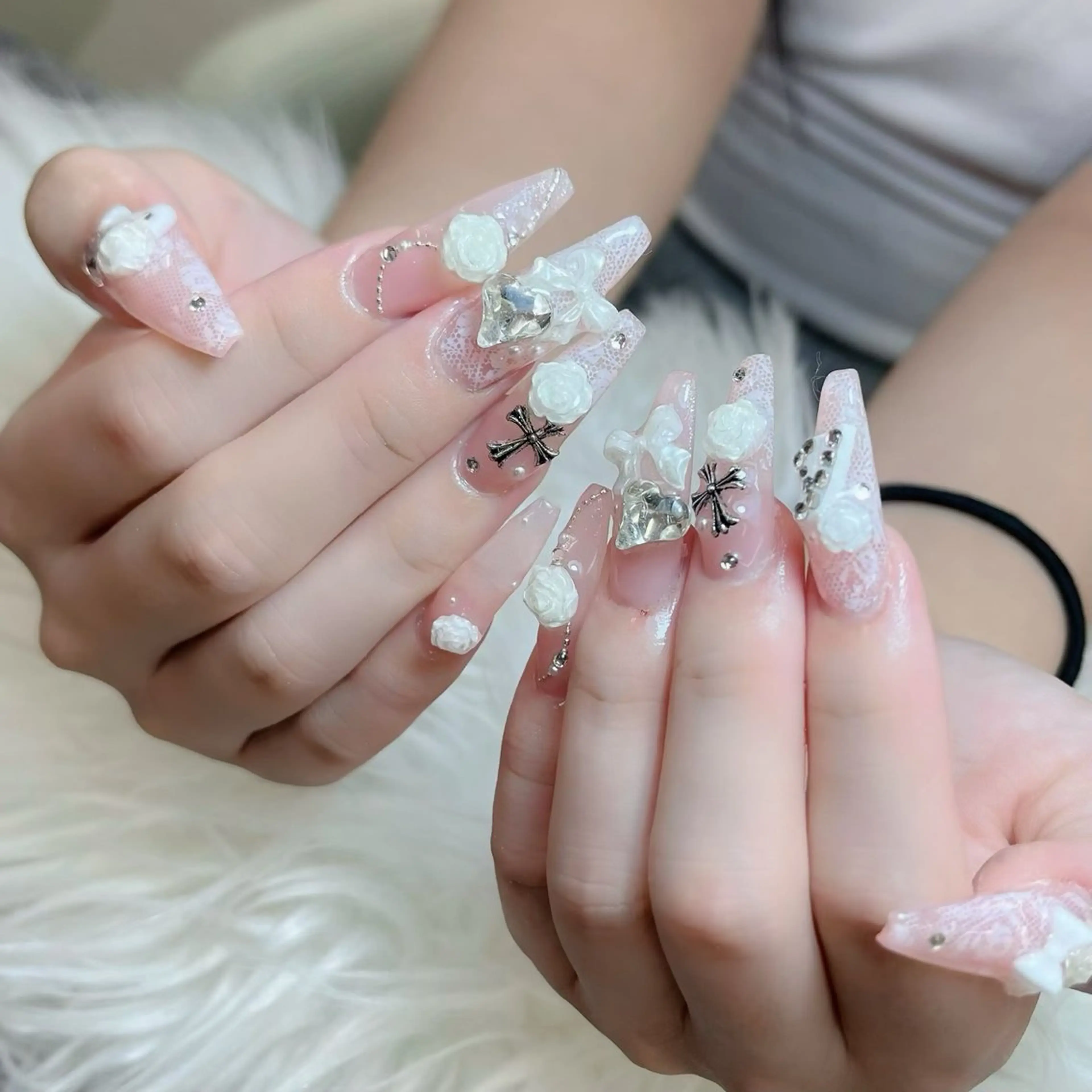 ネイル フレンチネイル グラデーション キラキラネイル 韓国ネイル マグネットネイル HIKARIHANA NAILのネイルデザイン