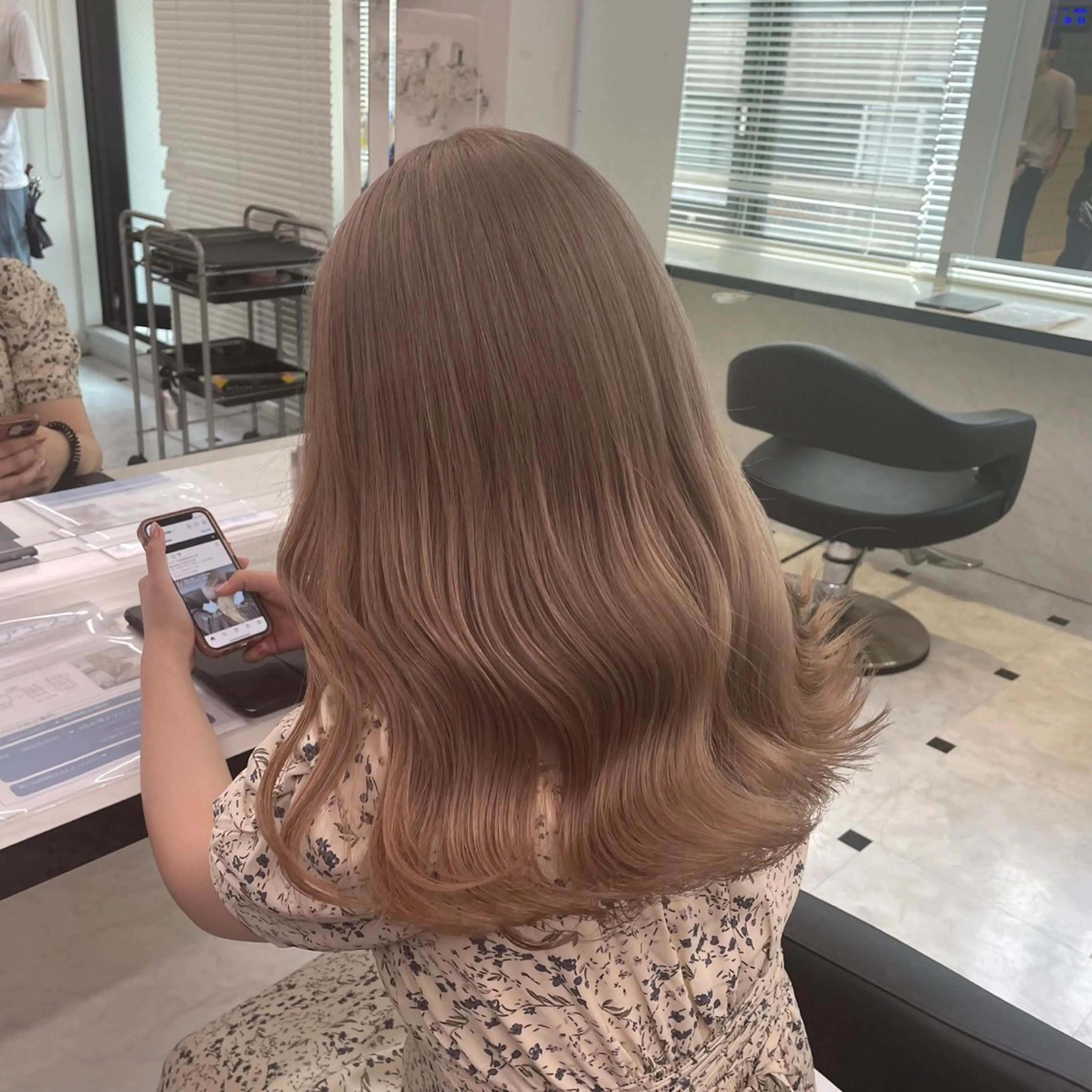 セミロング カラー ヘアアレンジ 韓国レイヤー＆ピンク 艶髪🩶maikoのヘアスタイル