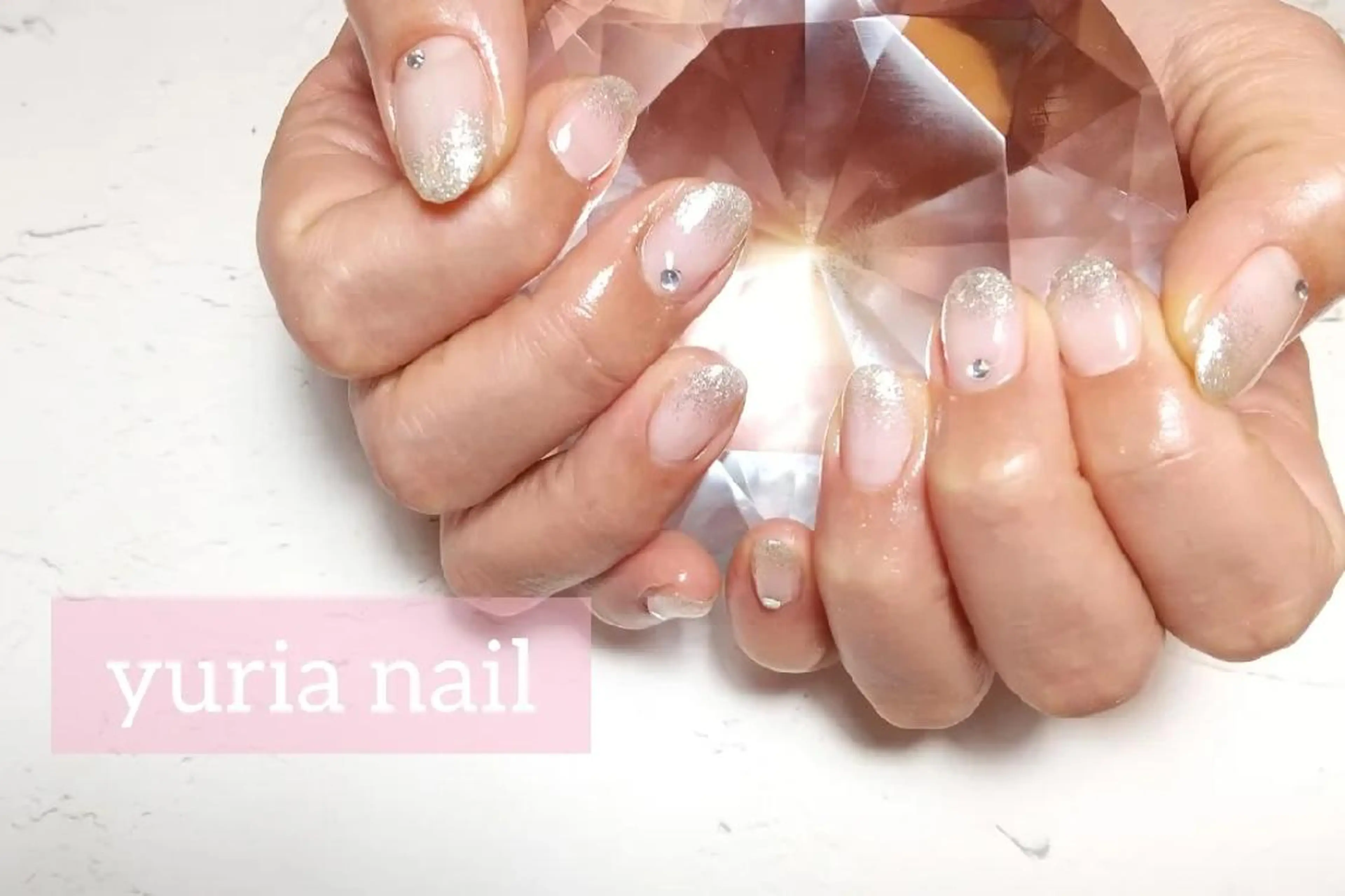 ネイル ジェルネイル グラデーション ラメ(グリッター) シルバー ハンドネイル 小林 ゆりあのネイルデザイン