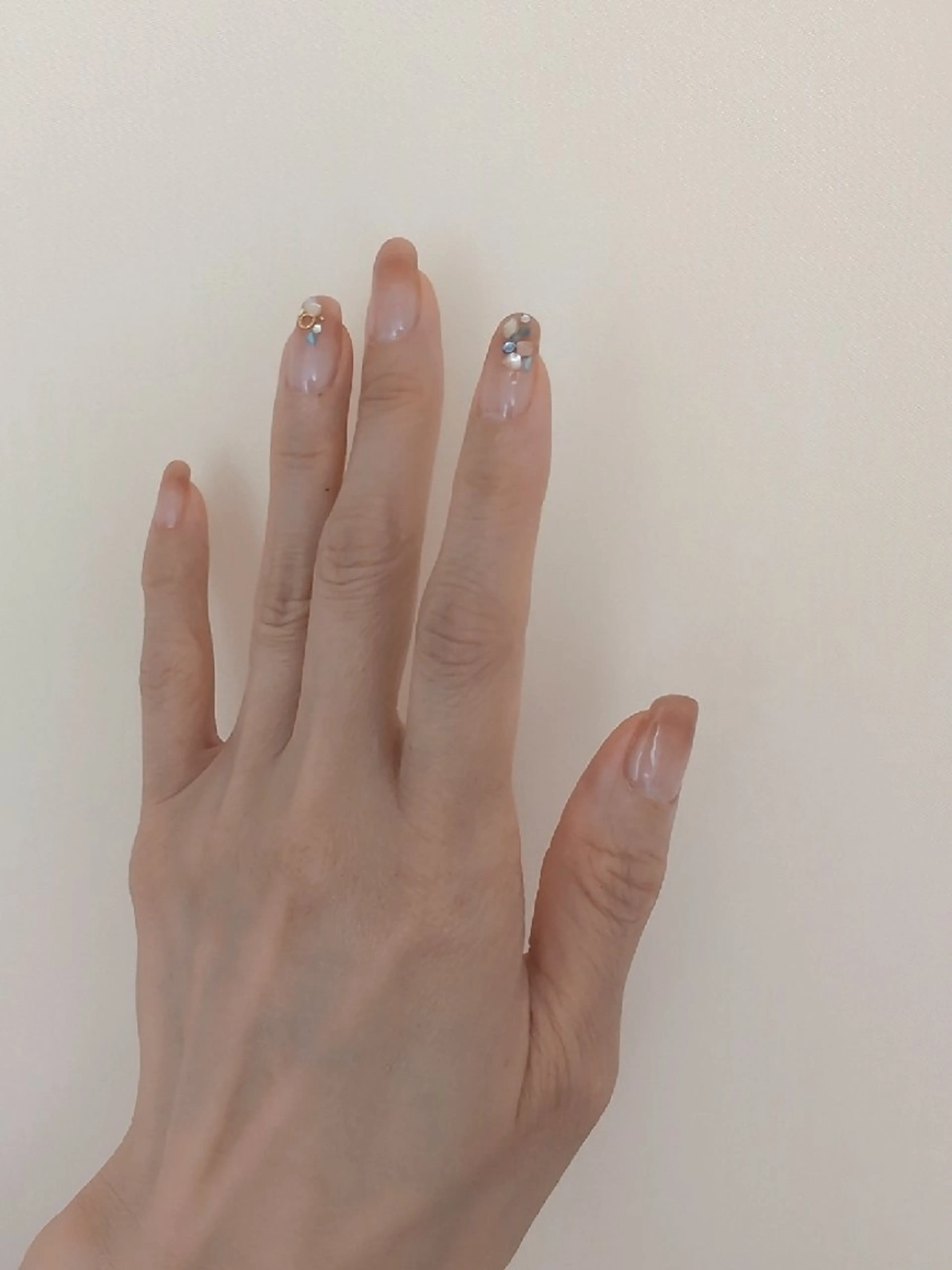 ネイル ヌーディジュエリー ネイルサロンのネイルデザイン