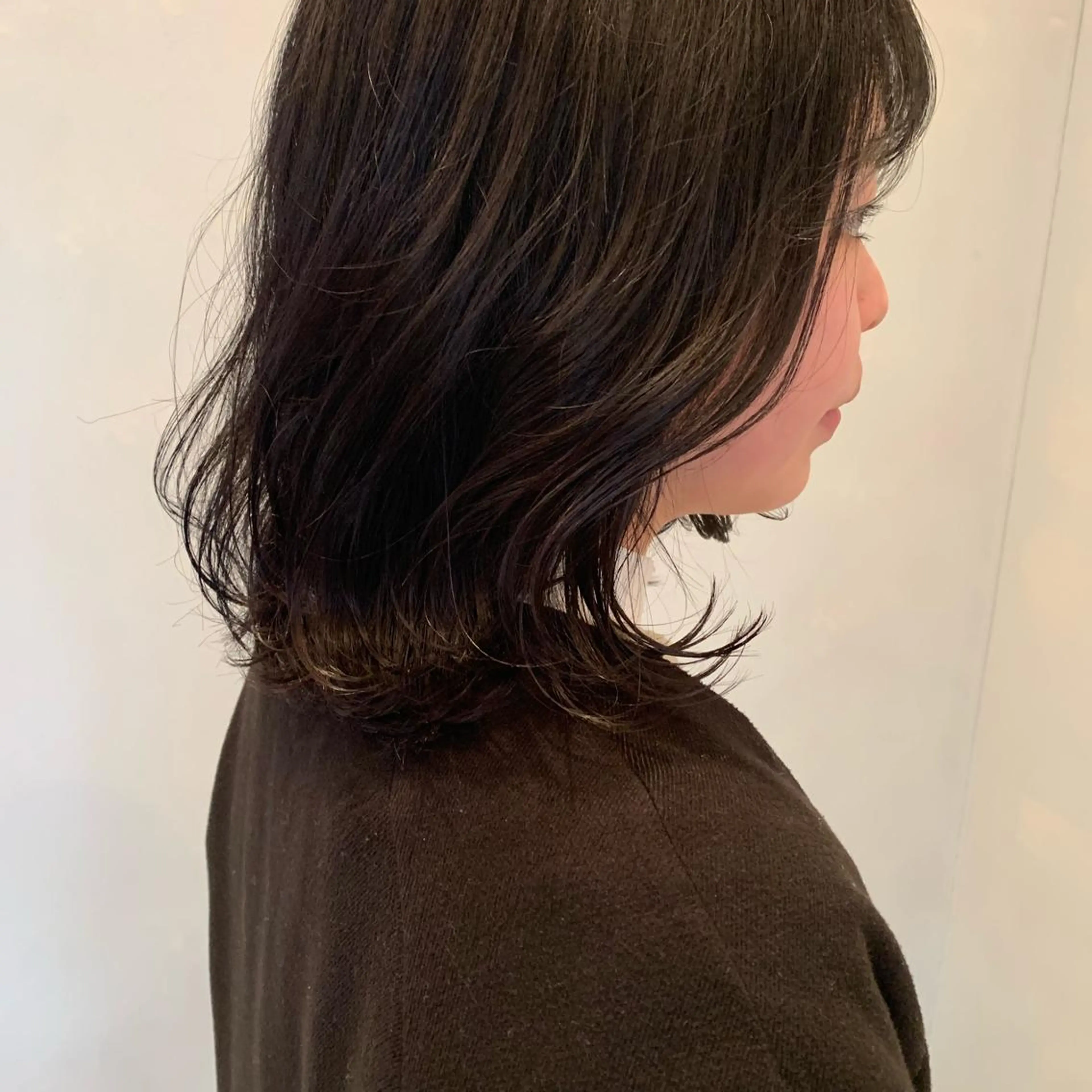 ミディアム カラー SAKINO. ベージュカラーのヘアスタイル