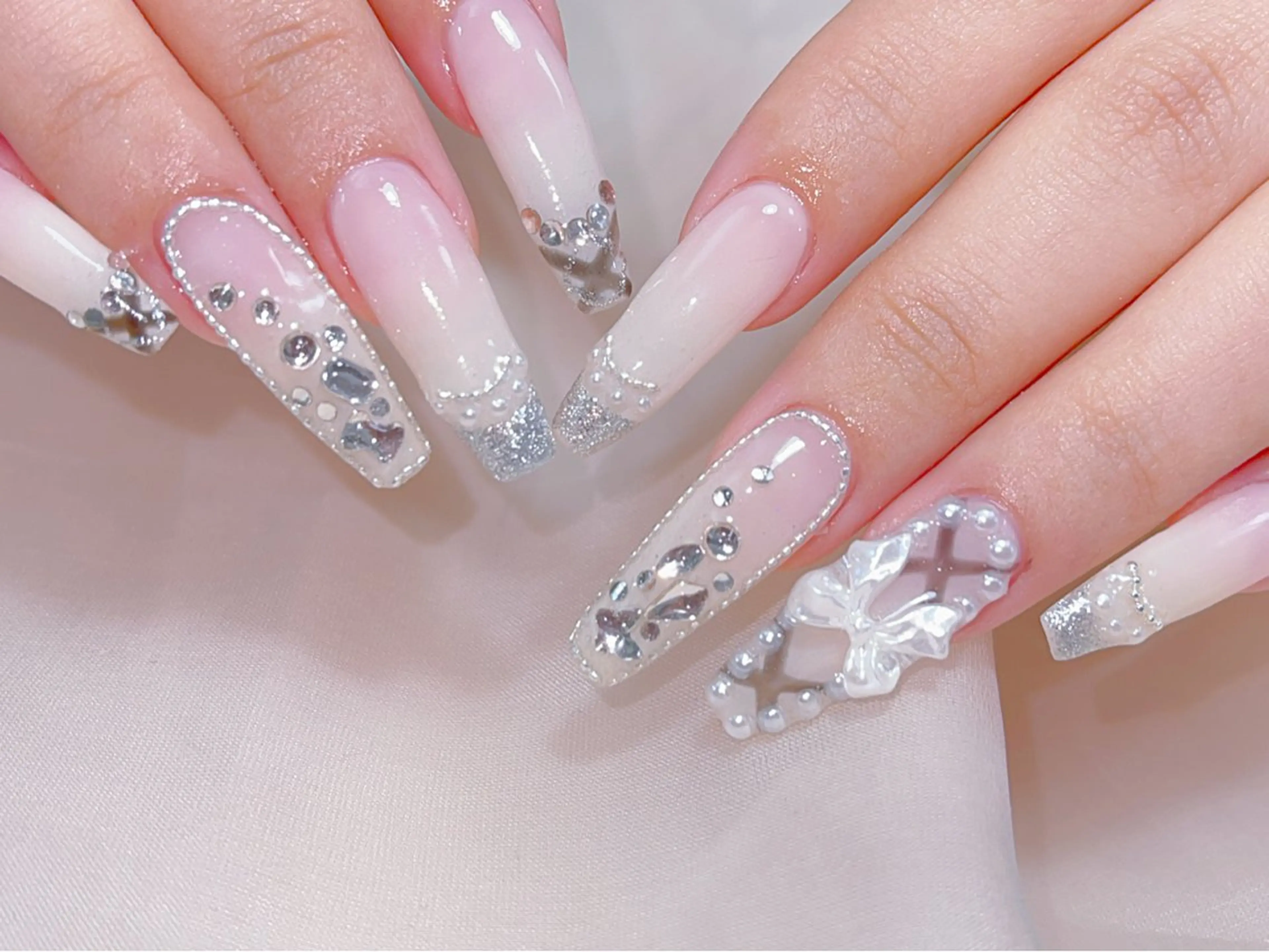 ネイル 🎀ネイルサロン エクラYUI🎀のネイルデザイン