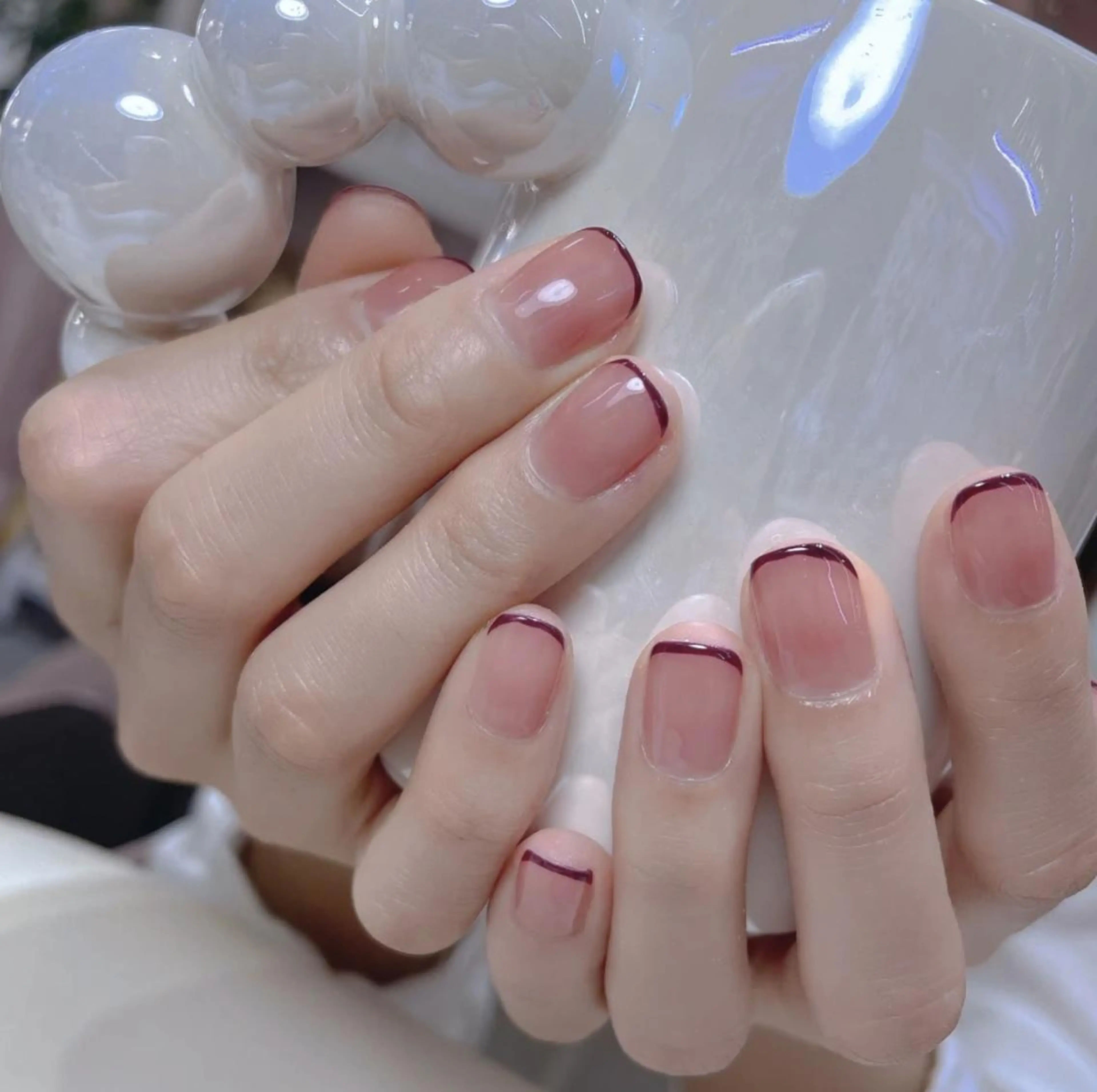 ネイル フレンチネイル Queens ひなのネイルデザイン