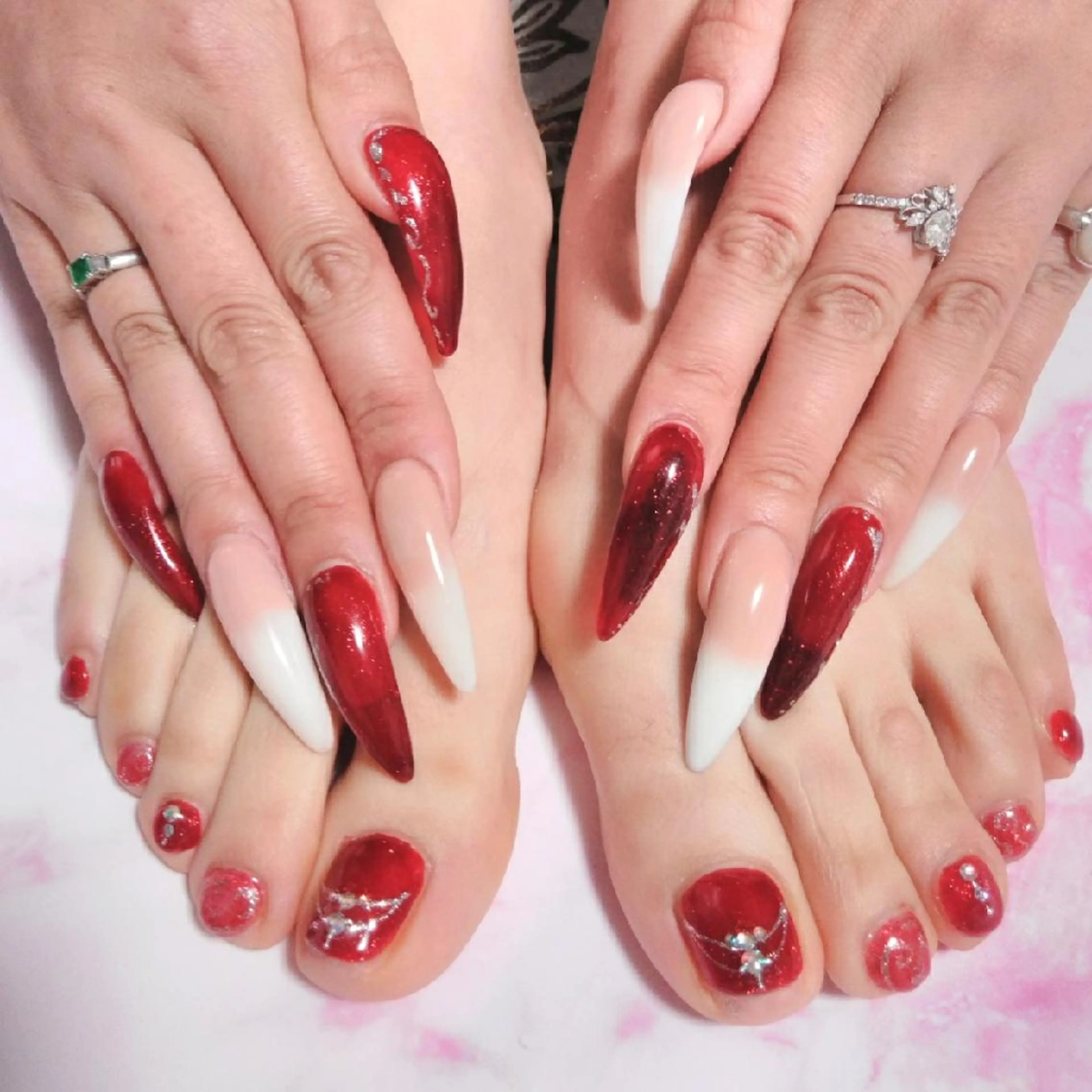 ネイル エステとネイル ローズコンフォートのネイルデザイン