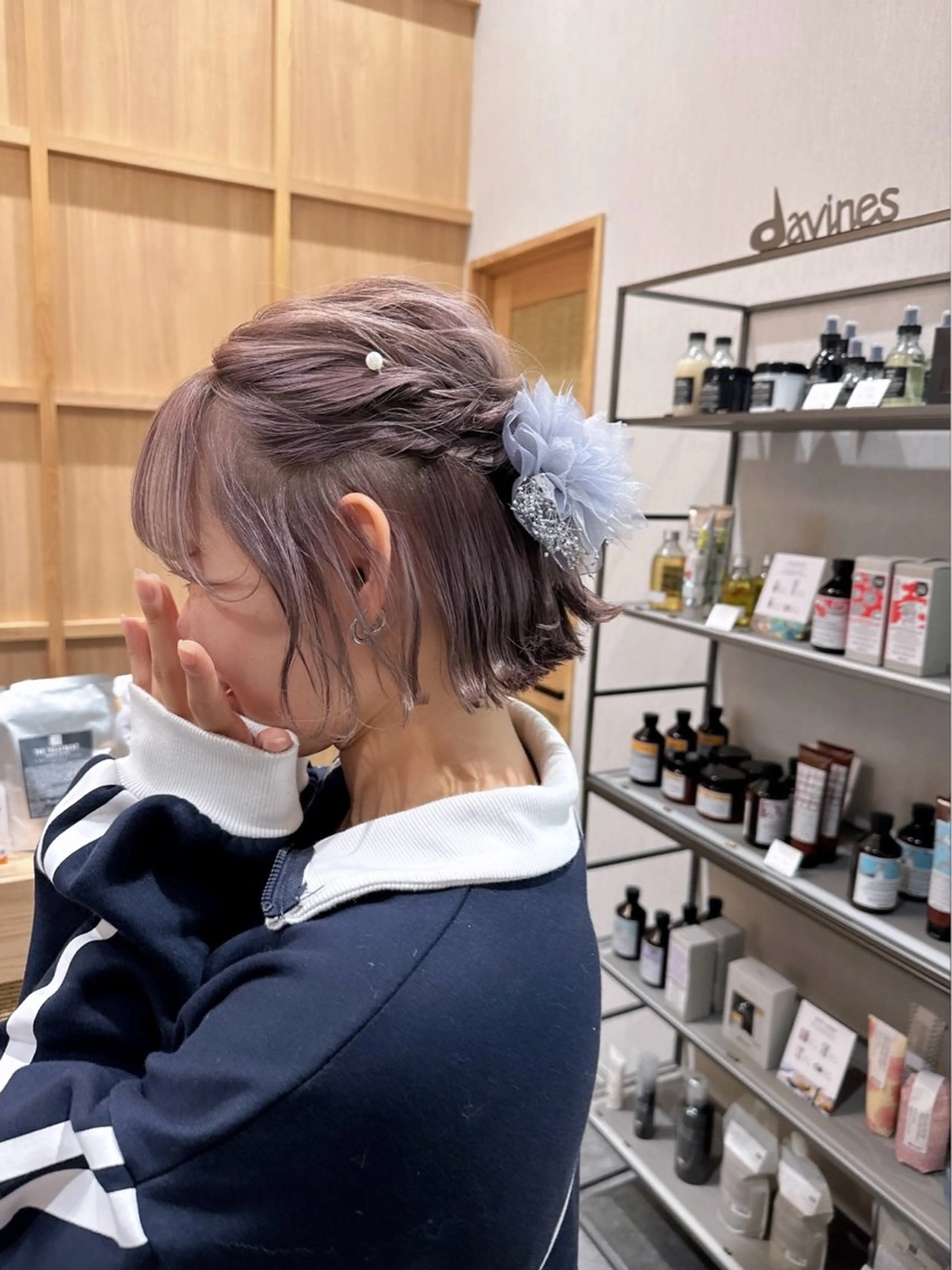 ショート カラー ヘアアレンジ BROWN nakano所属・mina 🐈‍⬛ ラフな似合わせヘアのヘアスタイル