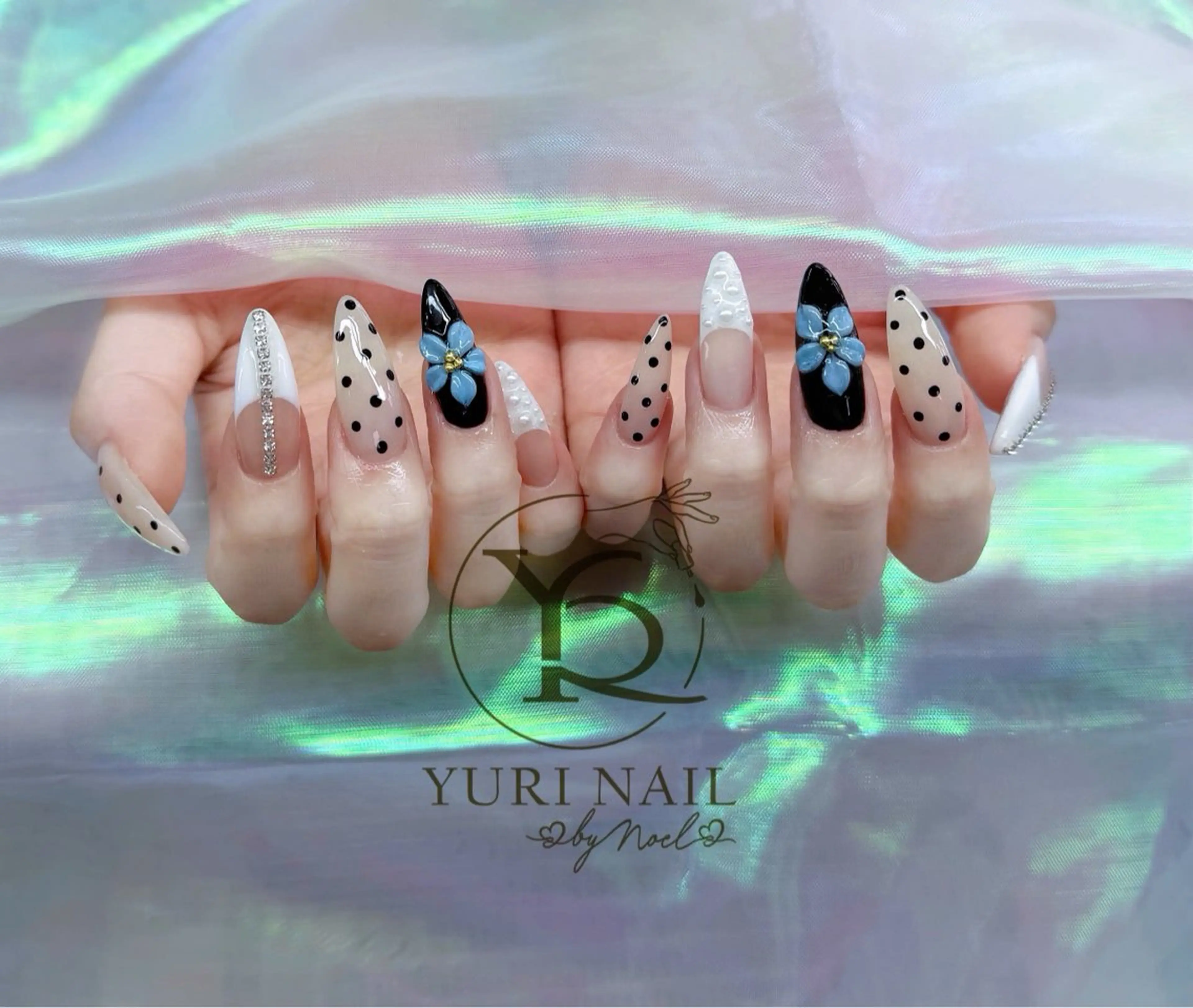 ネイル ハンドネイル フットネイル ハンドケア YURI Nail NARITAのネイルデザイン