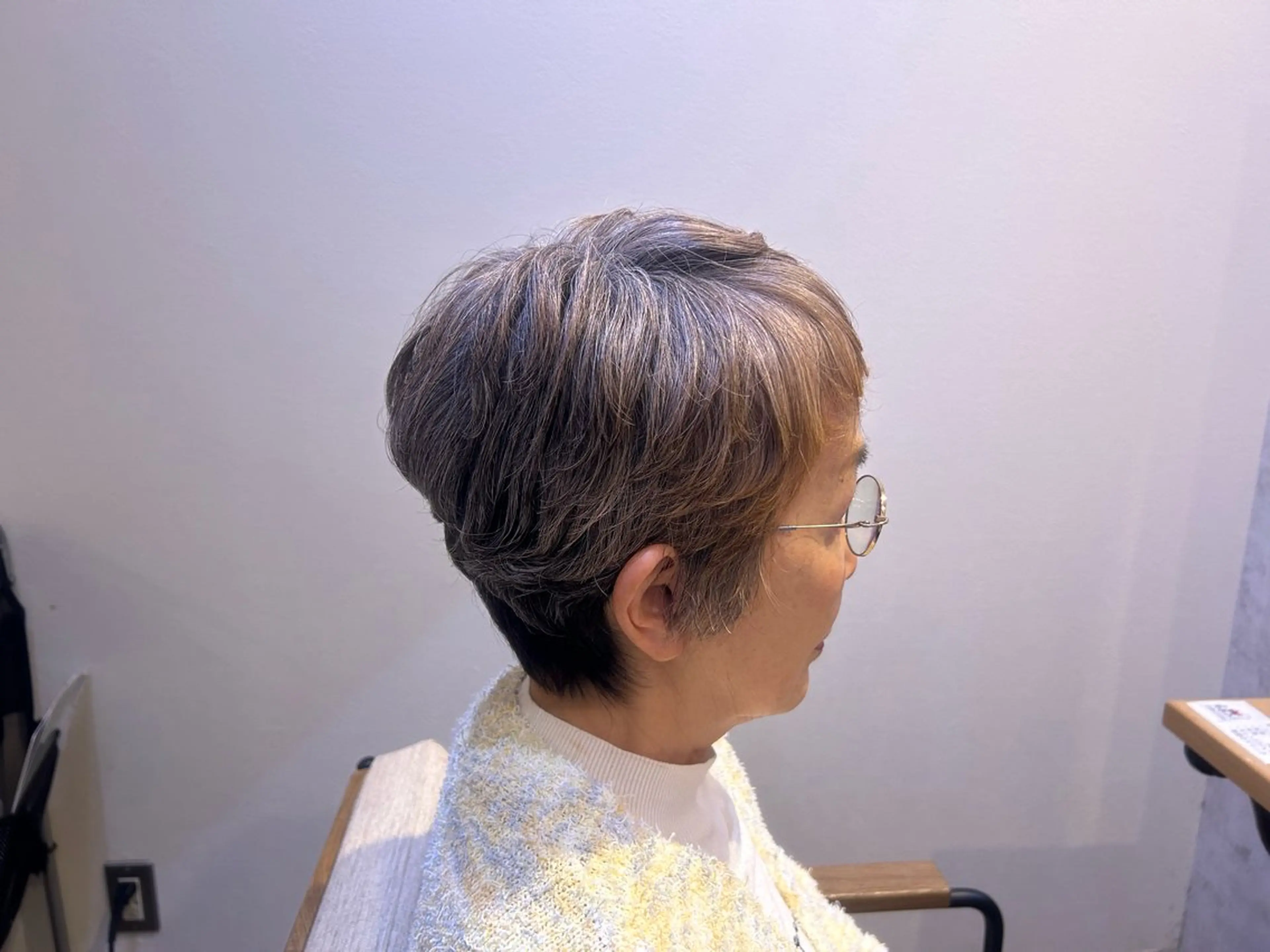 ショート パーマ 尾崎 恭子のヘアスタイル