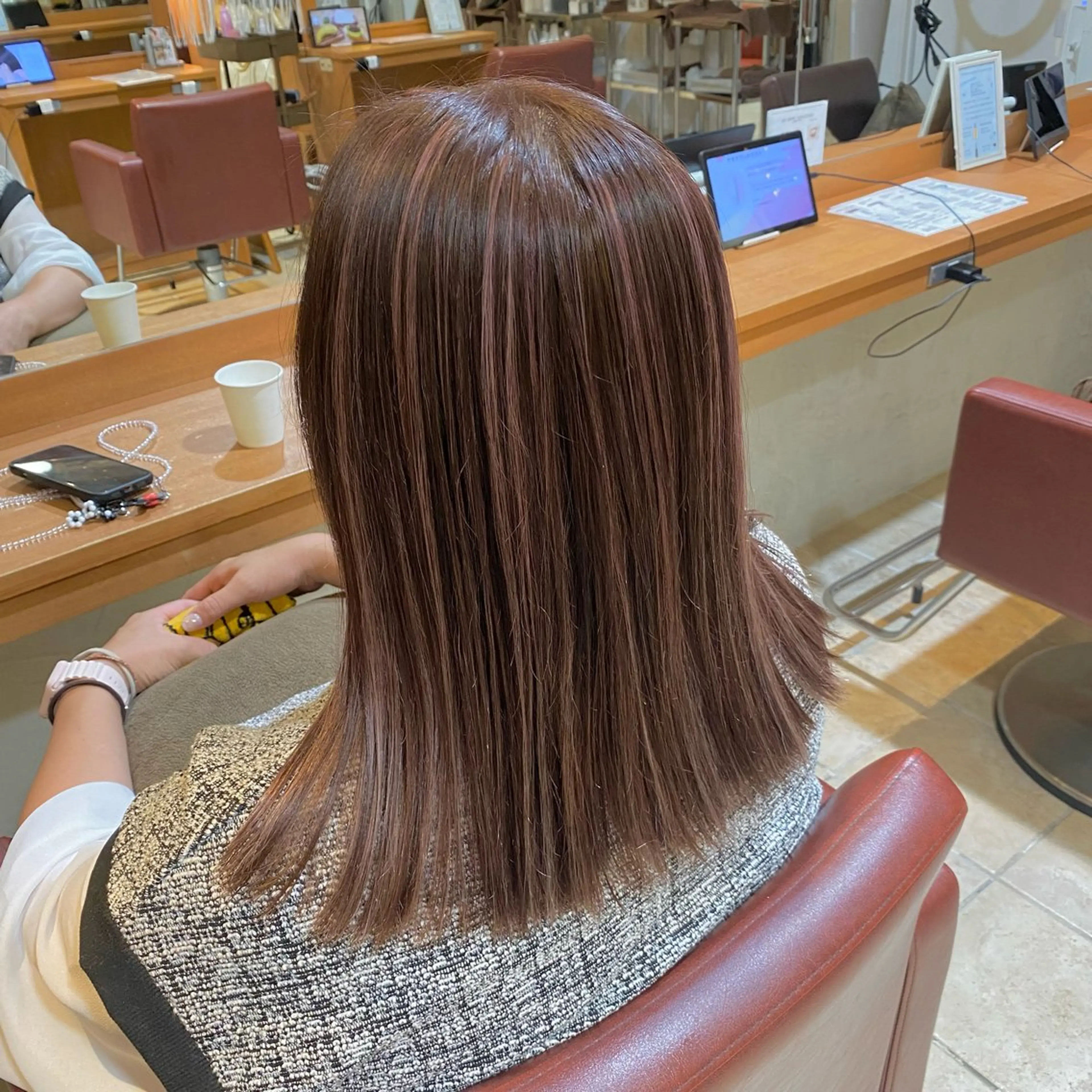 セミロング カラー ハイライトカラー ハイライト ヘアカラー トリートメント 🍀ブリーチ/艶カラ ー🍀 コイケのヘアスタイル