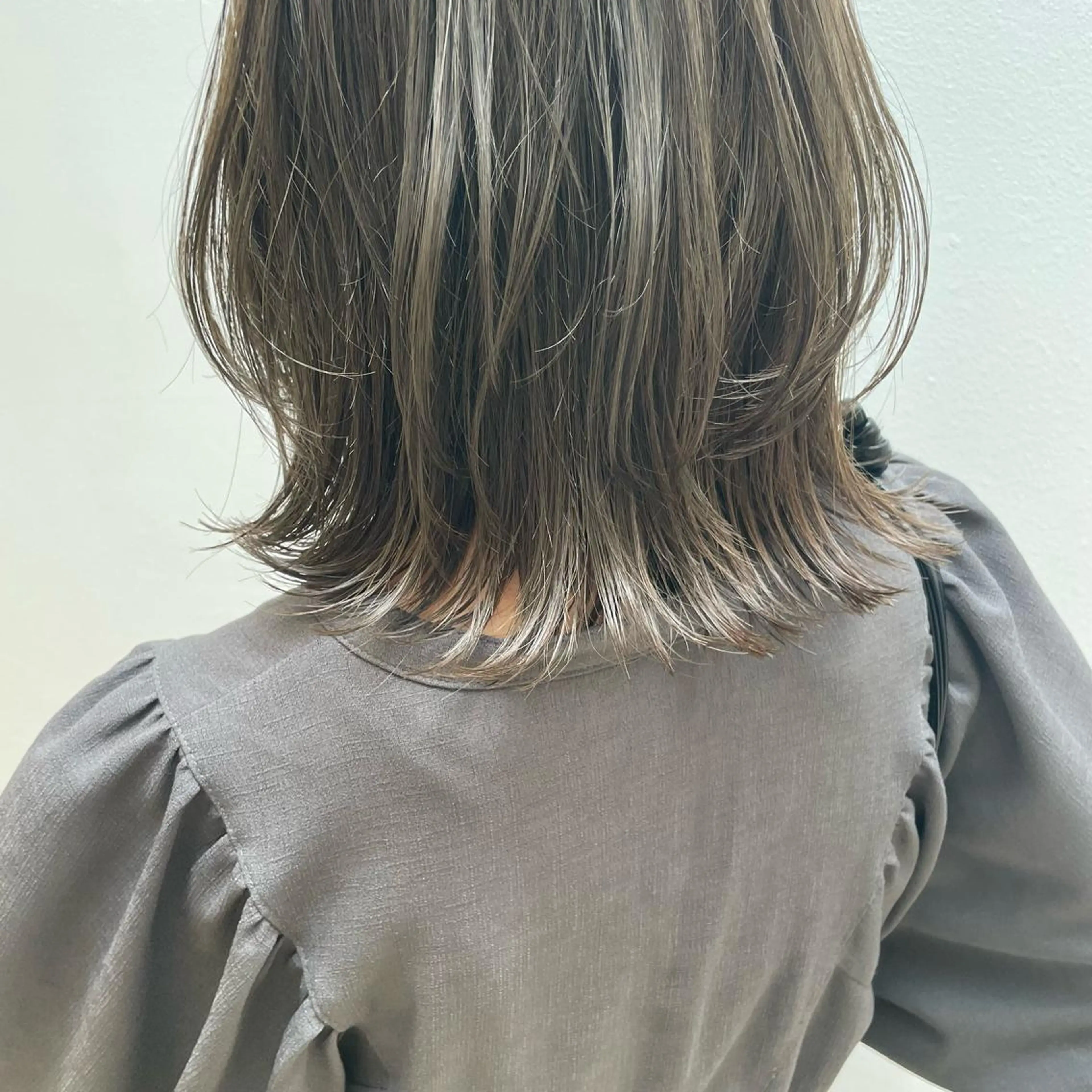 ミディアム カラー オリーブカラー レイヤーカット カット ヘアカラー トリートメント レイヤー/ハイトーン 🫧‪Erikaのヘアスタイル