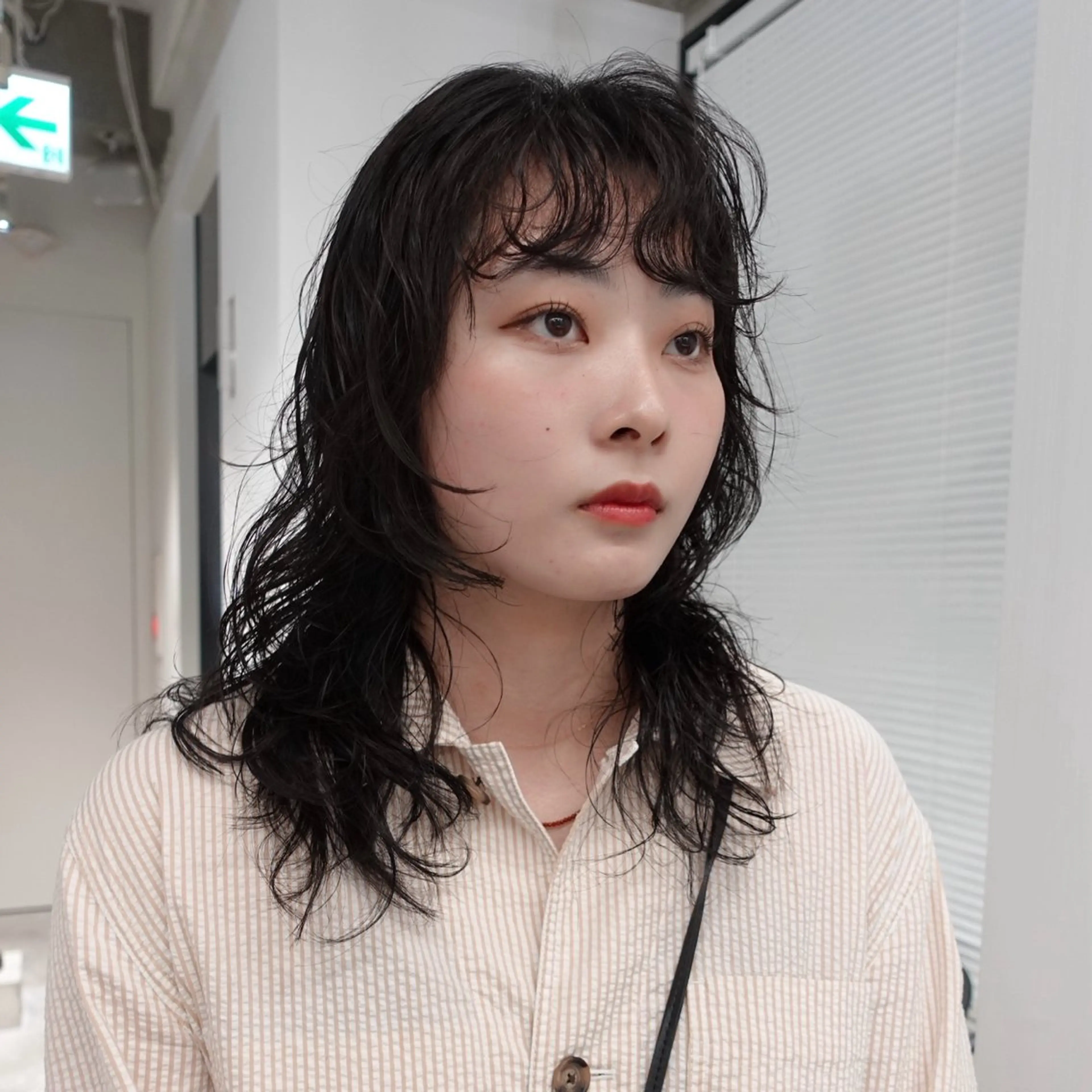 セミロング パーマ ヘアアレンジ セミロングパーマ レイヤーカット カット パーマ 🌐サトウ リョウ🌐のヘアスタイル