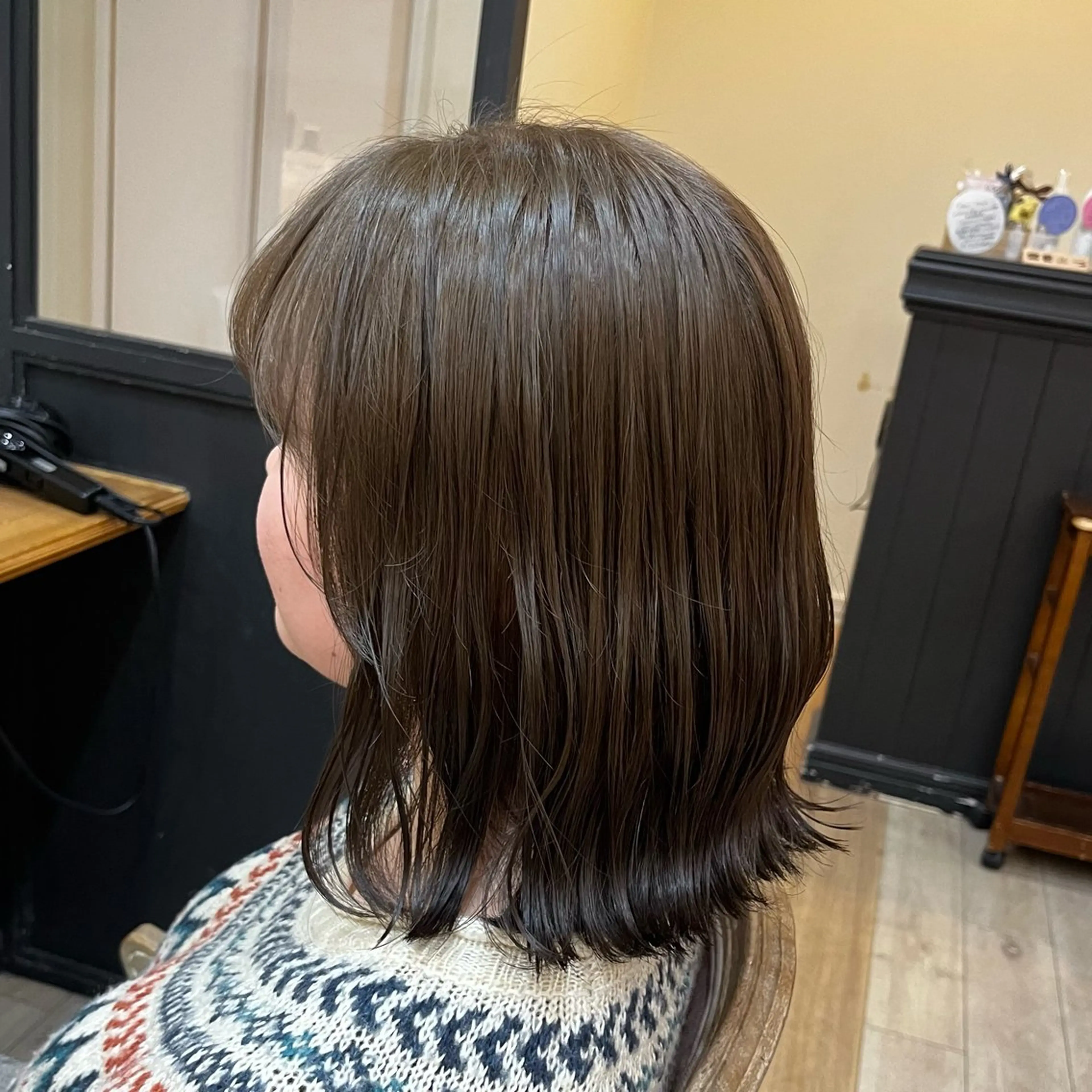 カラー ヘアカラー トリートメント しおり🍬 KOKORO🤍のヘアスタイル