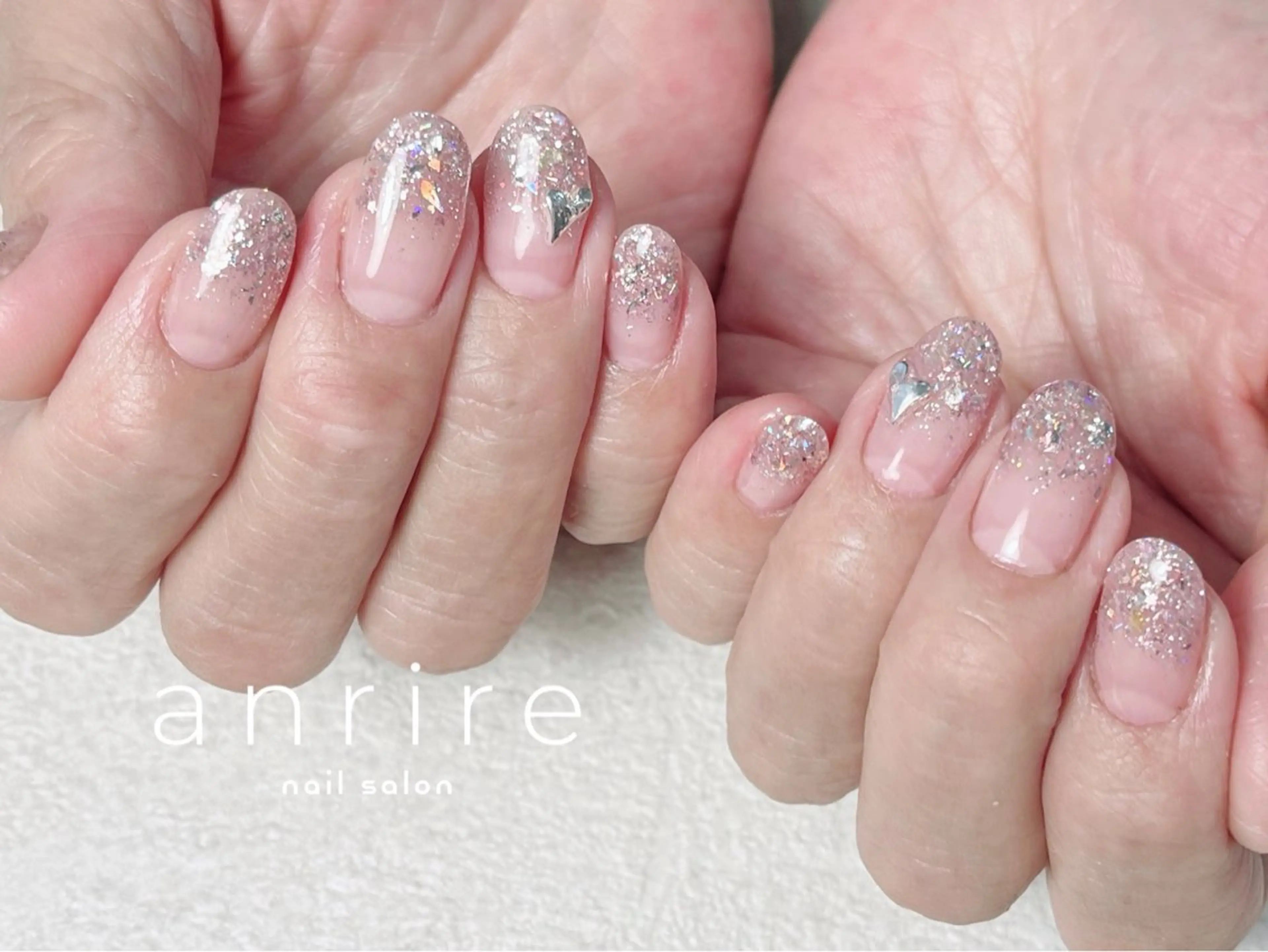 ネイル アートネイル ジェルネイル グラデーション ハート キラキラネイル ハンドネイル nailsalon anrireのネイルデザイン