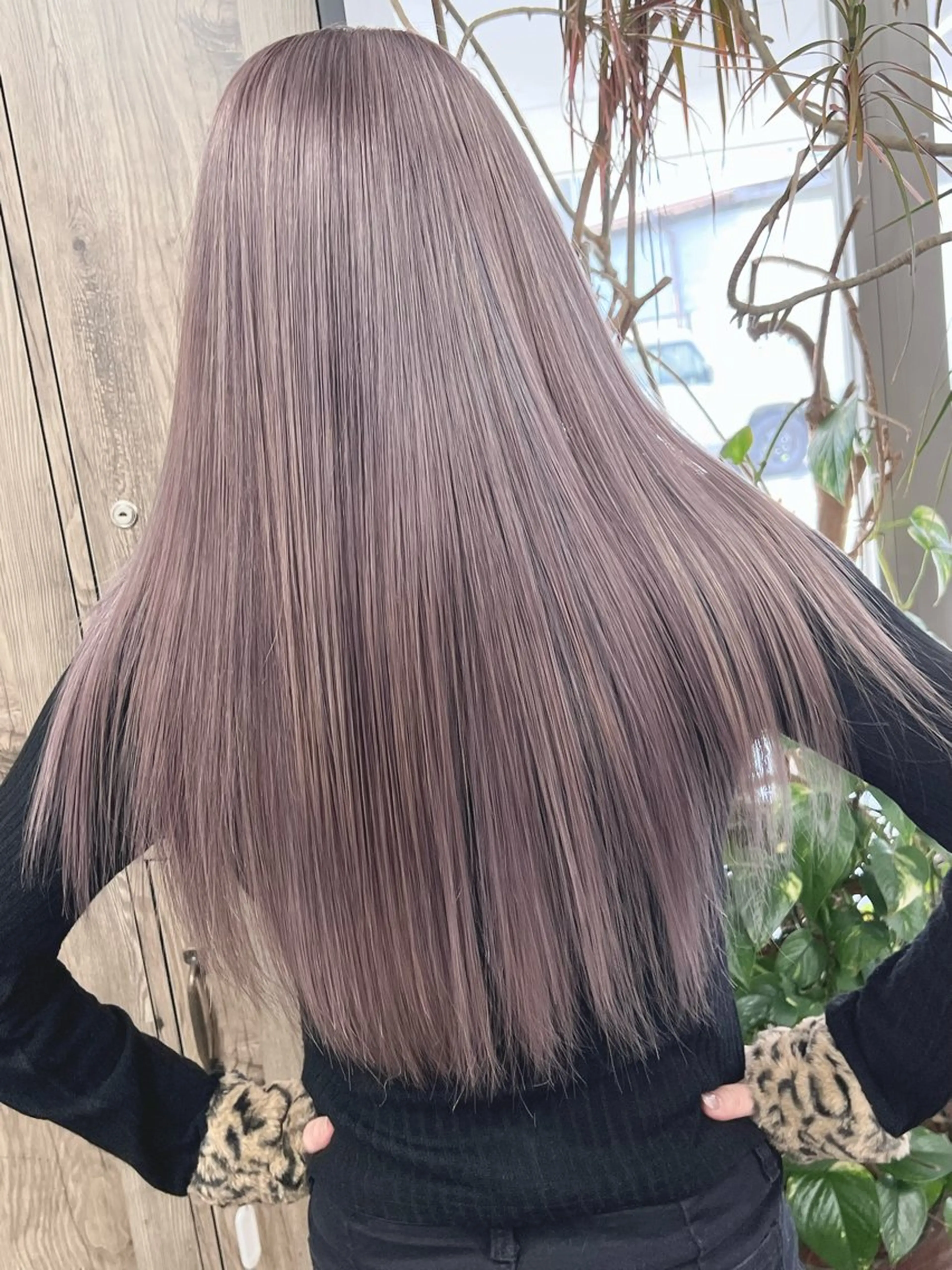 ロング 井上 彩加のヘアスタイル