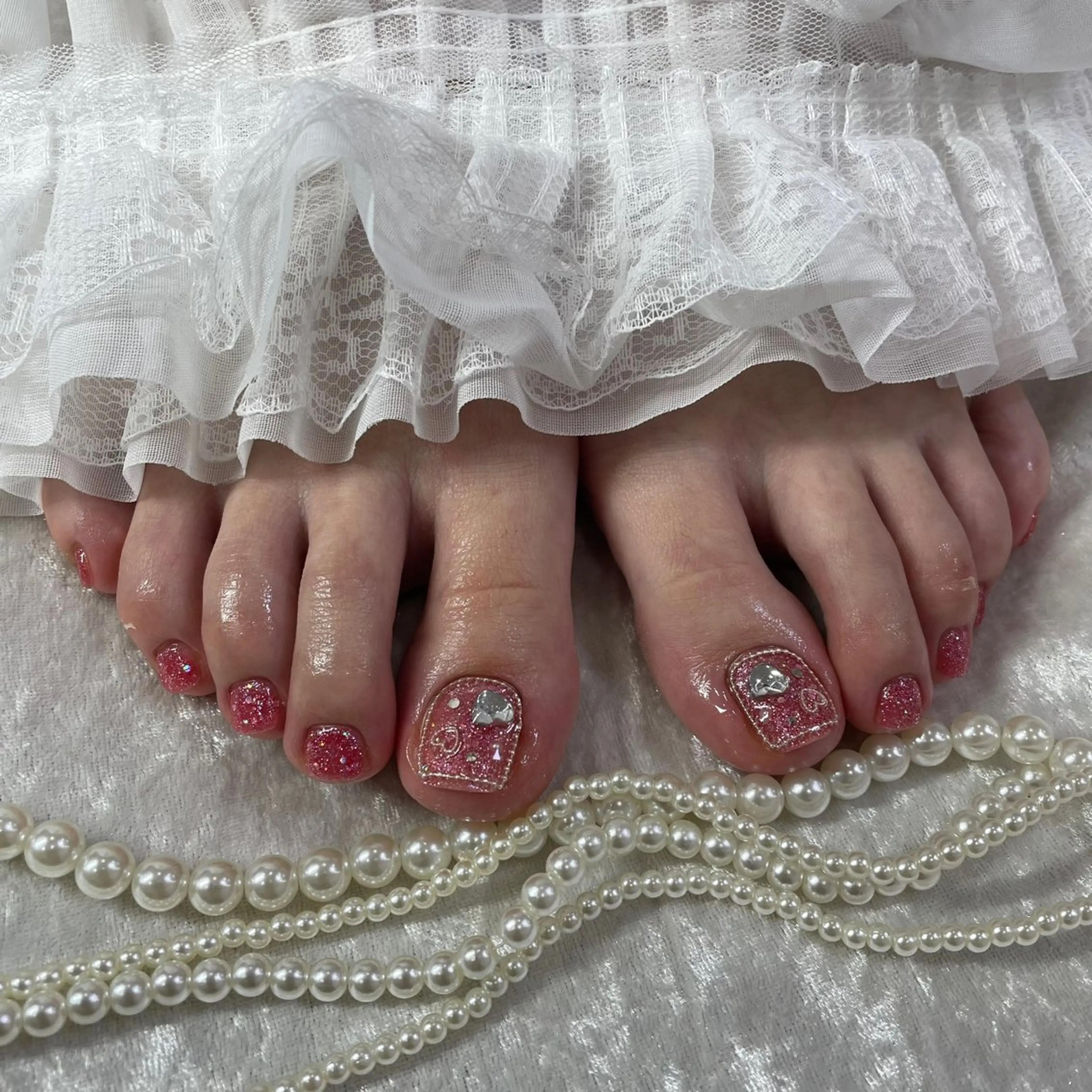 ネイル フットネイル koyu 🩶のネイルデザイン