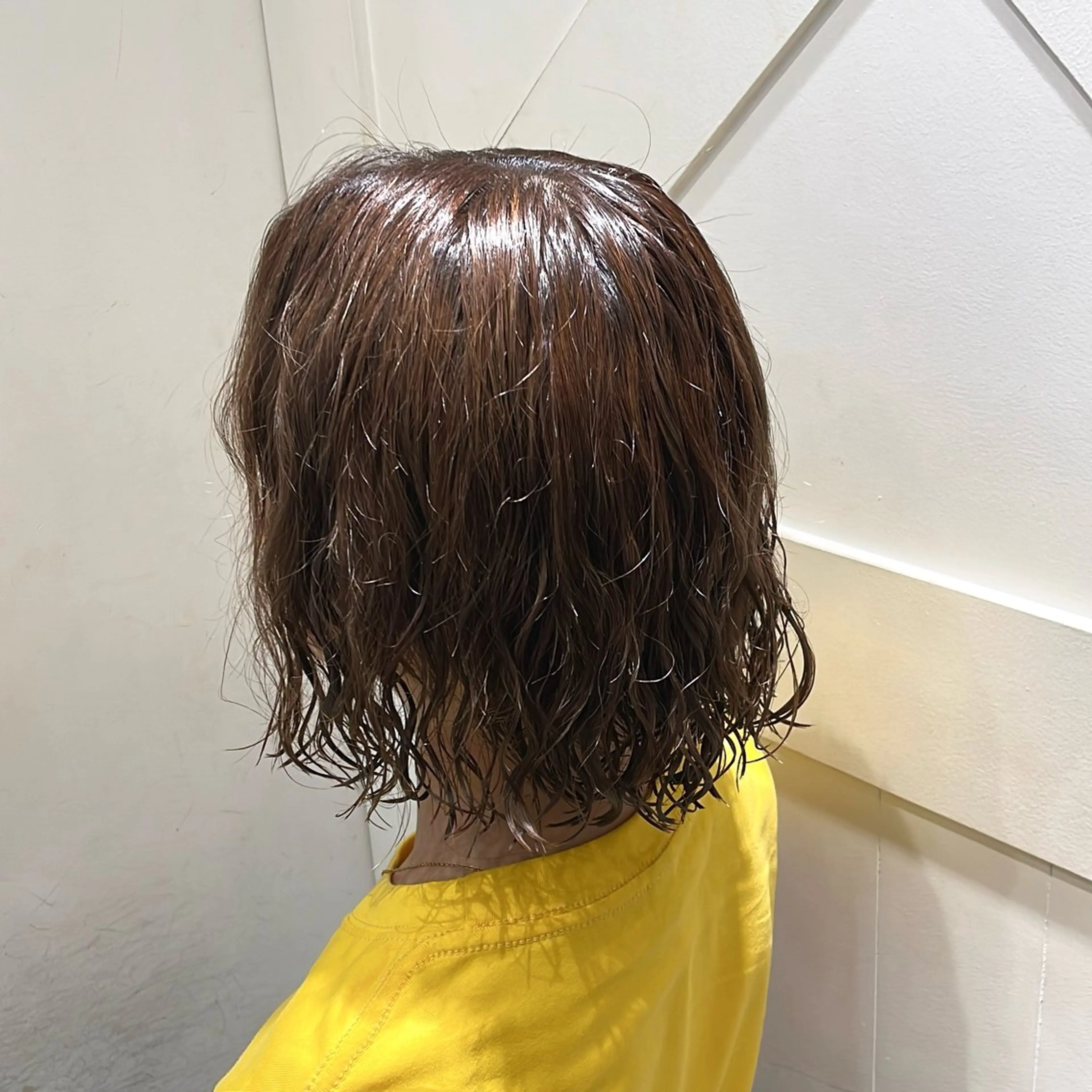 ミディアム パーマ カット パーマ 横浜パーマ🌐メンズ 暖色カラーもえかのヘアスタイル