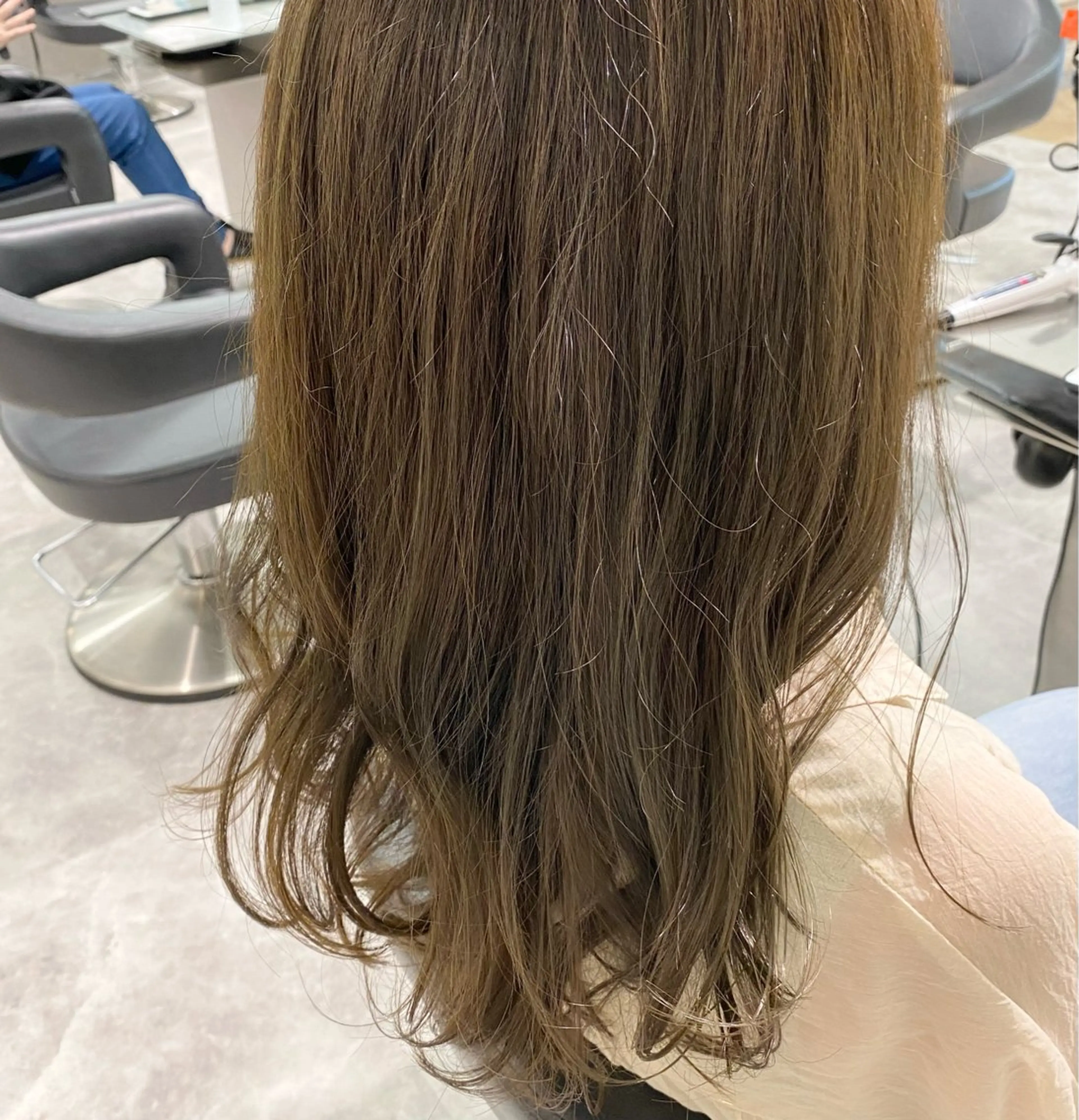 セミロング カラー 透明感カラー/当日予 約OK🤍〔杉野葵〕のヘアスタイル