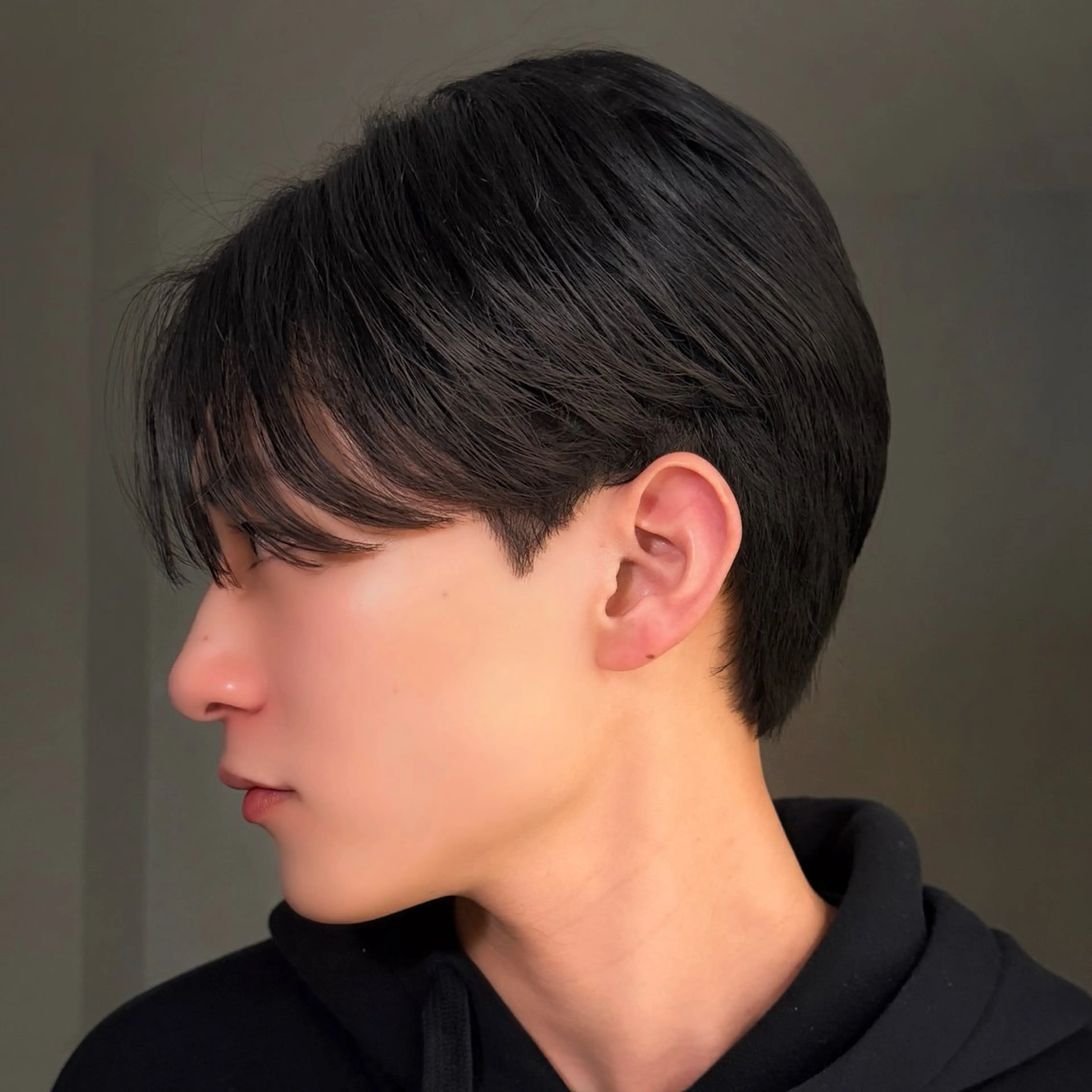 メンズ センターパート ダウンパーマ フェザーパーマ メンズ韓国風 マッシュ カット GO TODAY シェアサロン原宿 Verno所属・センターパート特化/ メンズカット/ヒロキのヘアスタイル