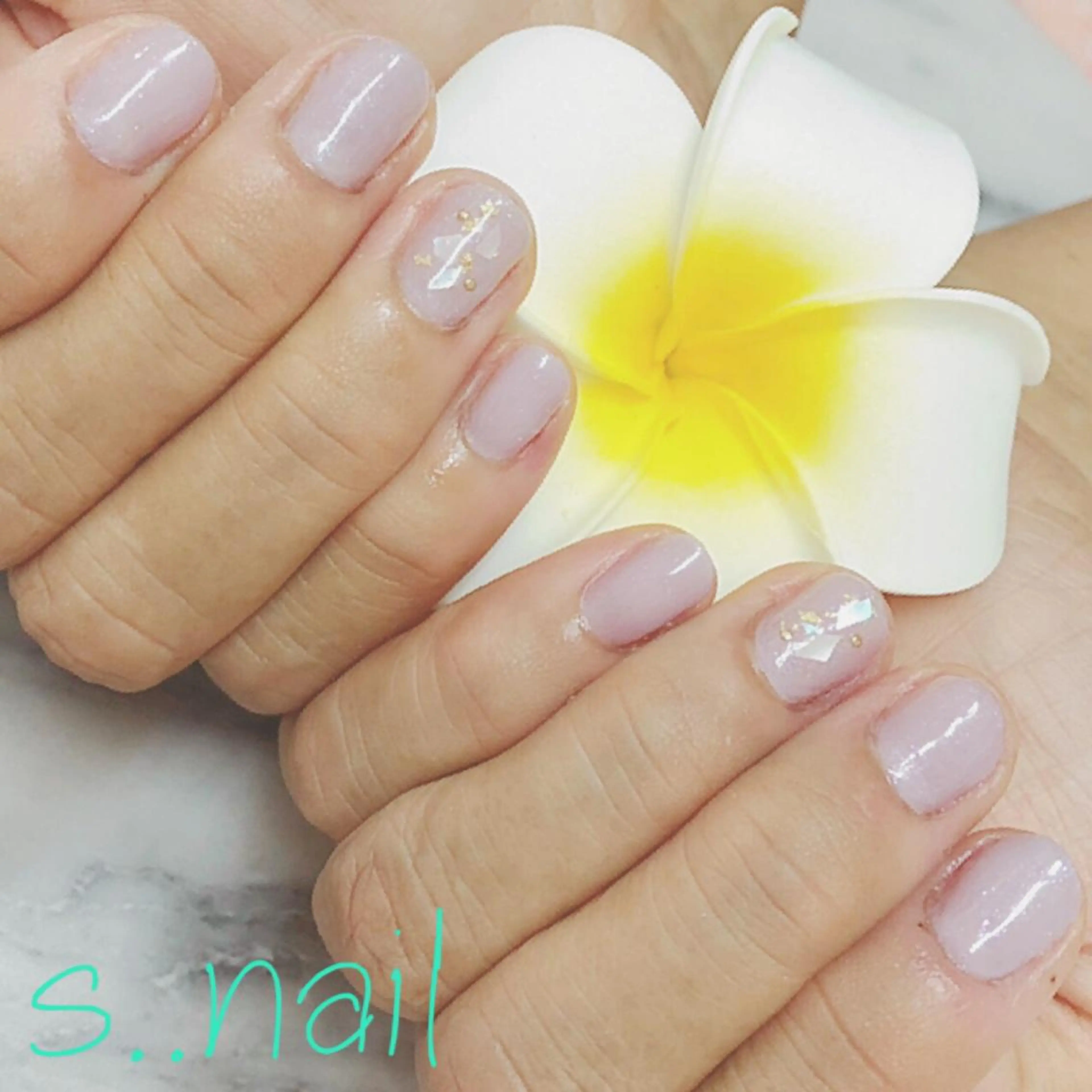 ネイル ジェルネイル キラキラネイル ラメ(グリッター) シンプルネイル ハンドネイル フットネイル s..nail / MORITAのネイルデザイン