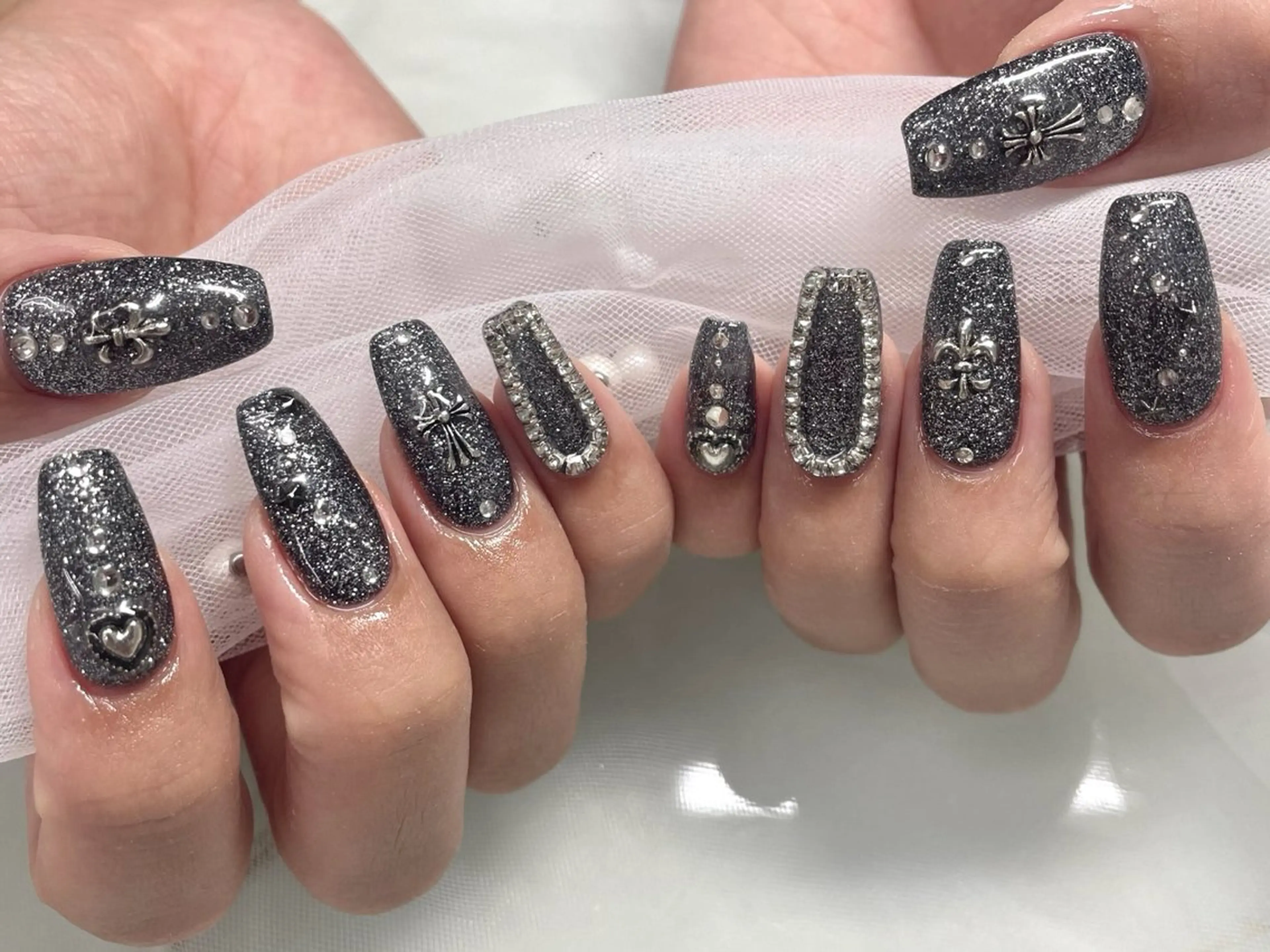 ネイル アートネイル ジェルネイル マグネットネイル 持ち込み パラジェル ハンドネイル Nail Neige🐈🌙のネイルデザイン