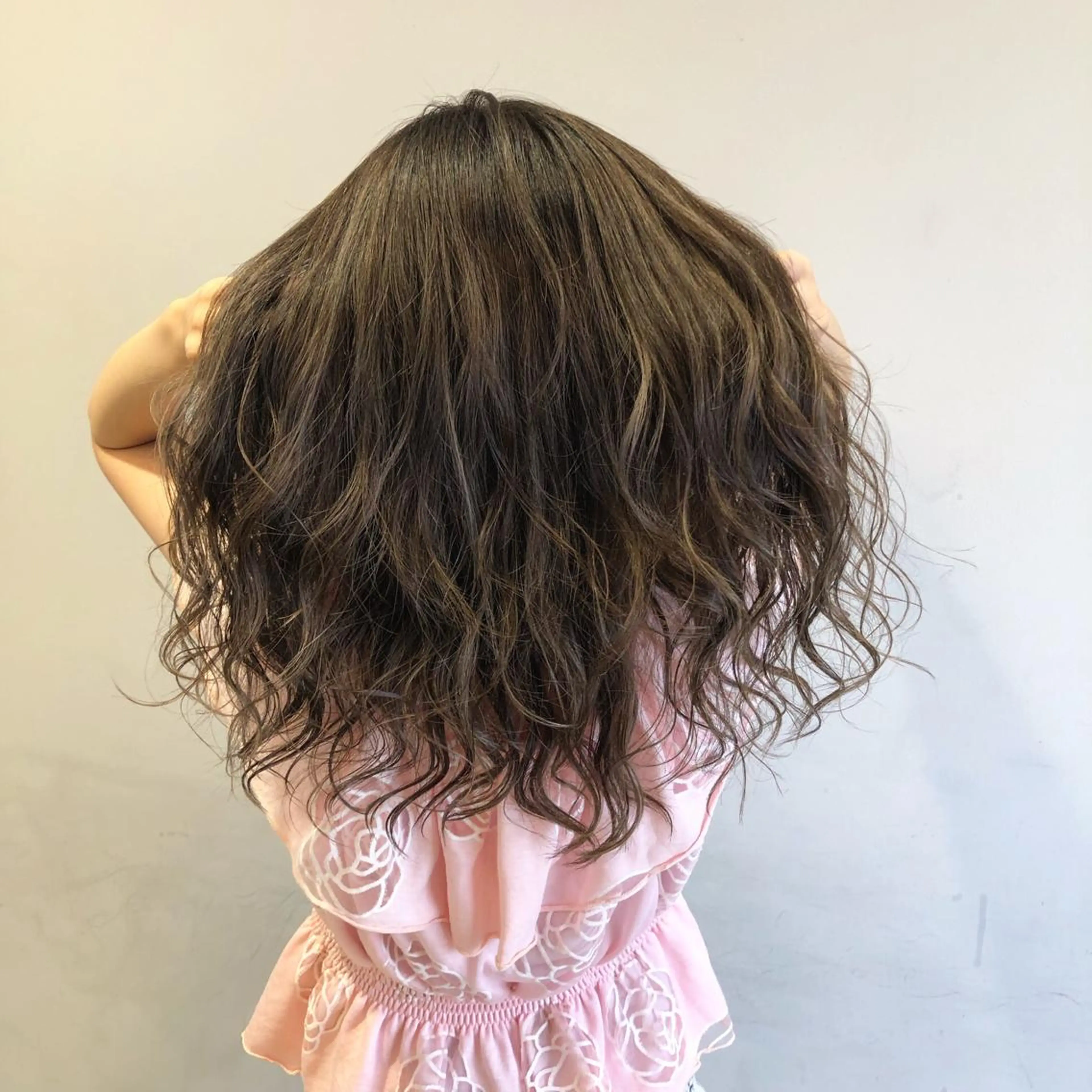 ロング 岩瀬 翔太のヘアスタイル