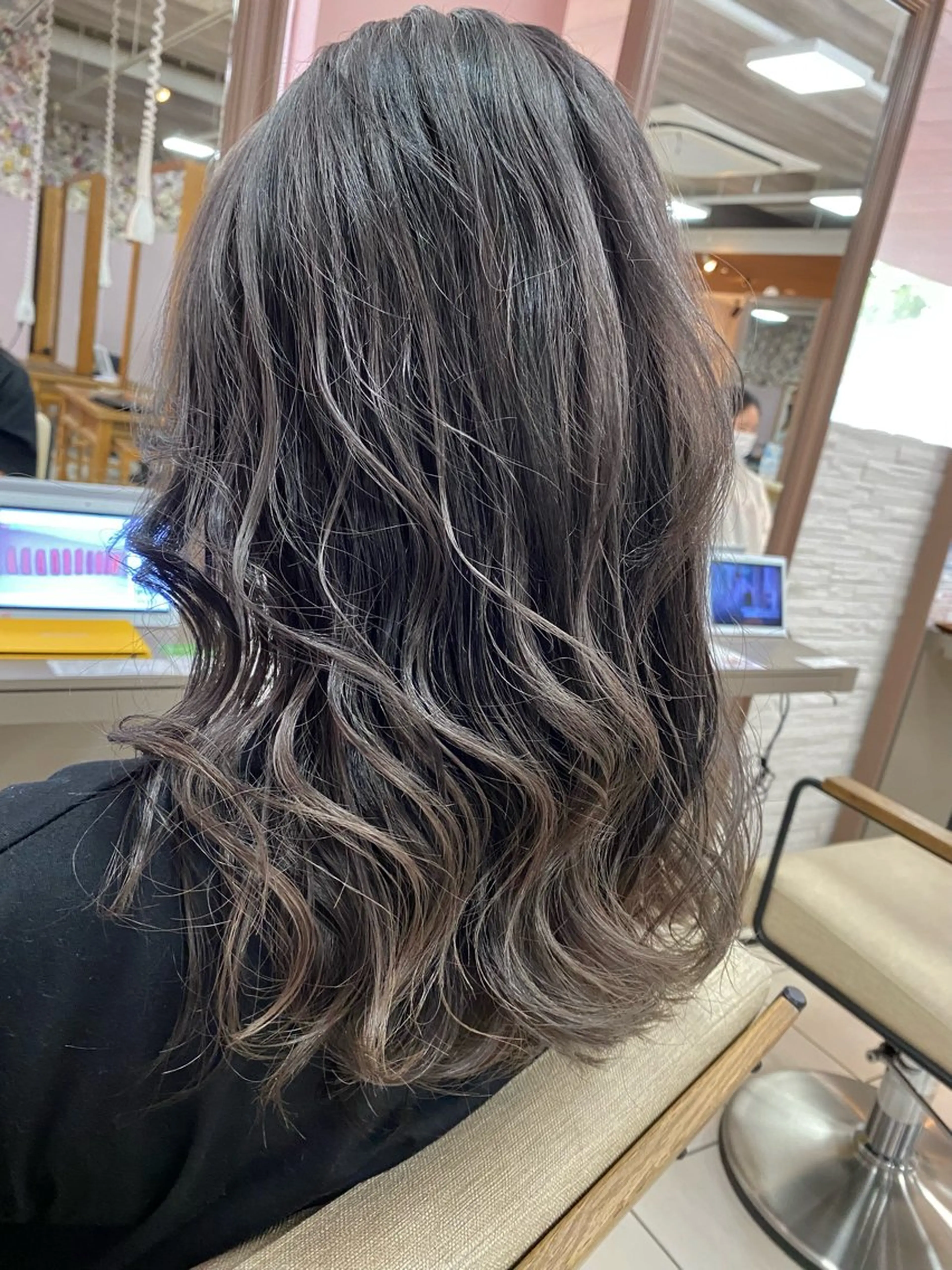 ロング カラー カット トリートメント 黒田 海紘のヘアスタイル