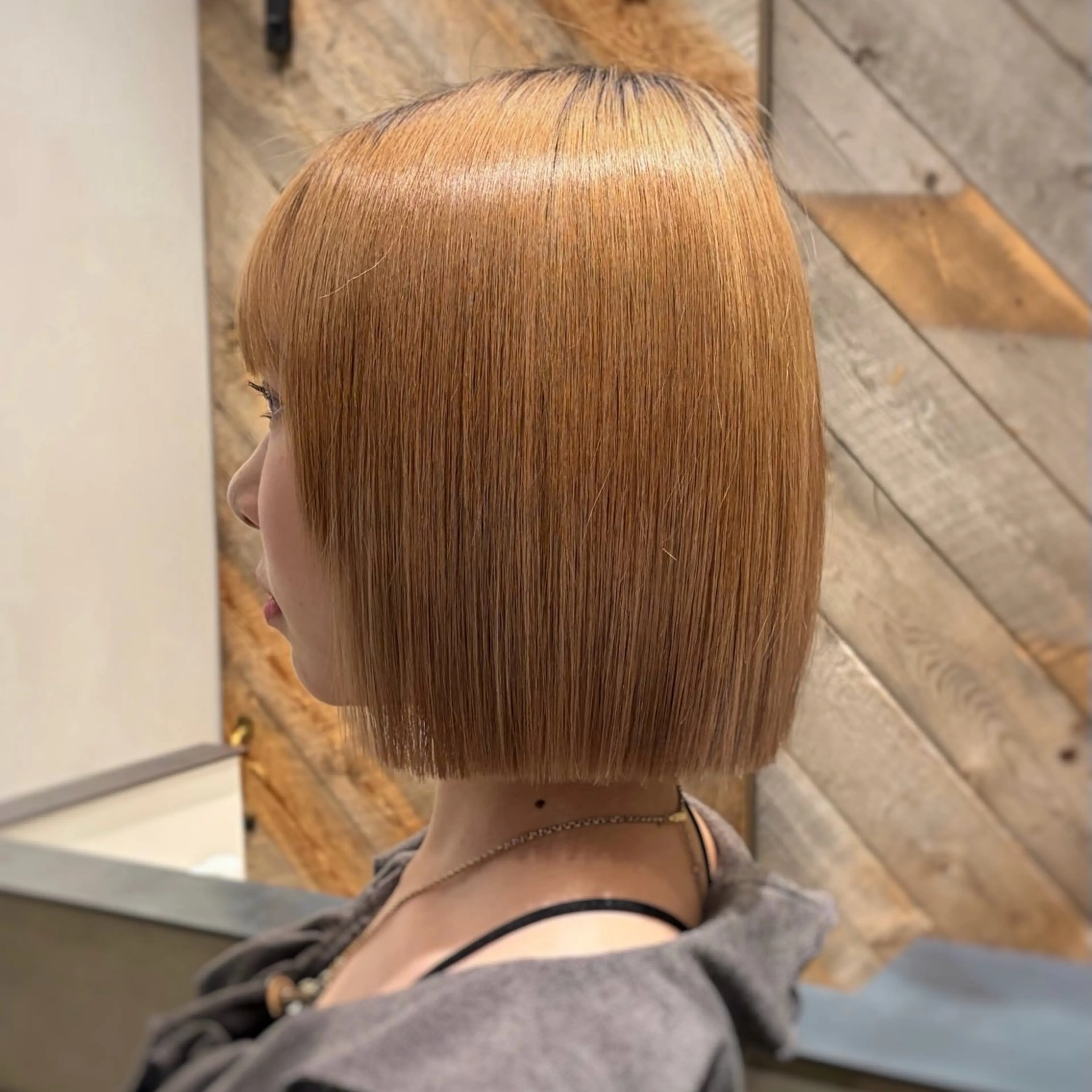 ミディアム カラー ベージュカラー ブリーチ ブロンド ケアブリーチ 透明感カラー カット ヘアカラー トリートメント 新宿/韓国ボブ/ レイヤーボブしょうごのヘアスタイル