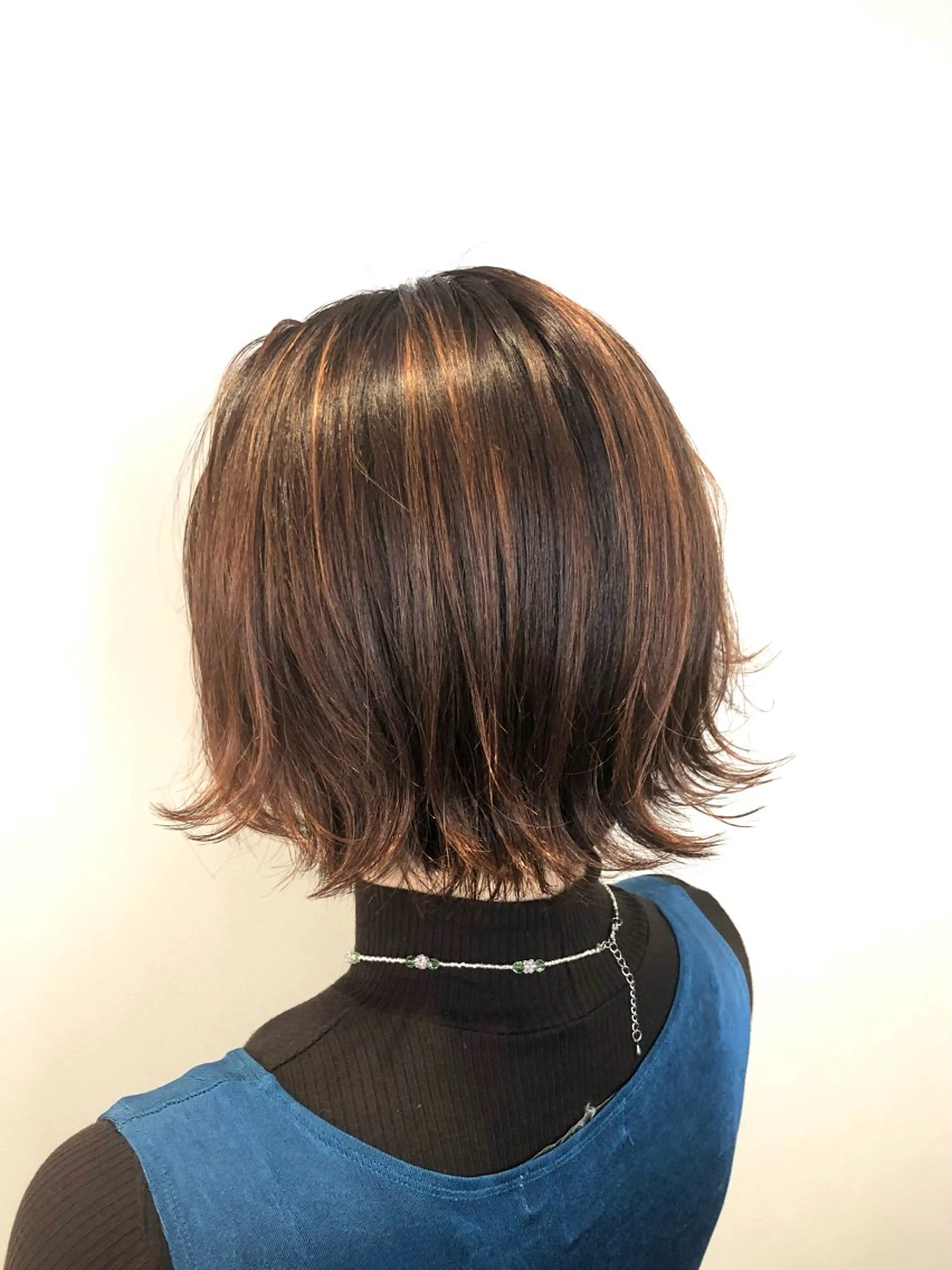 ミディアム カラー 西田 愛華のヘアスタイル