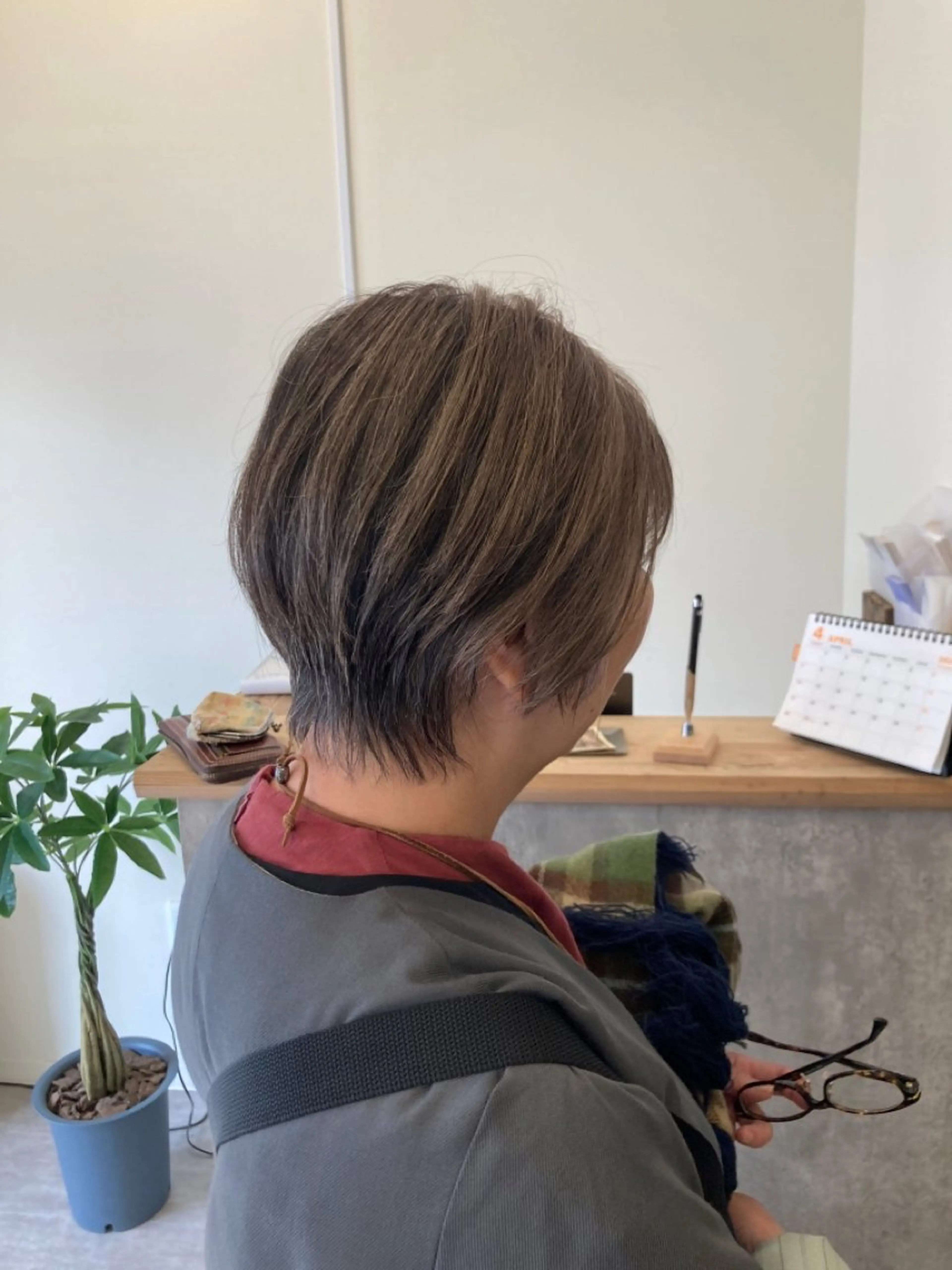 ショート カラー ハイライトカラー ハイライト カット ヘアカラー 小島 光人のヘアスタイル