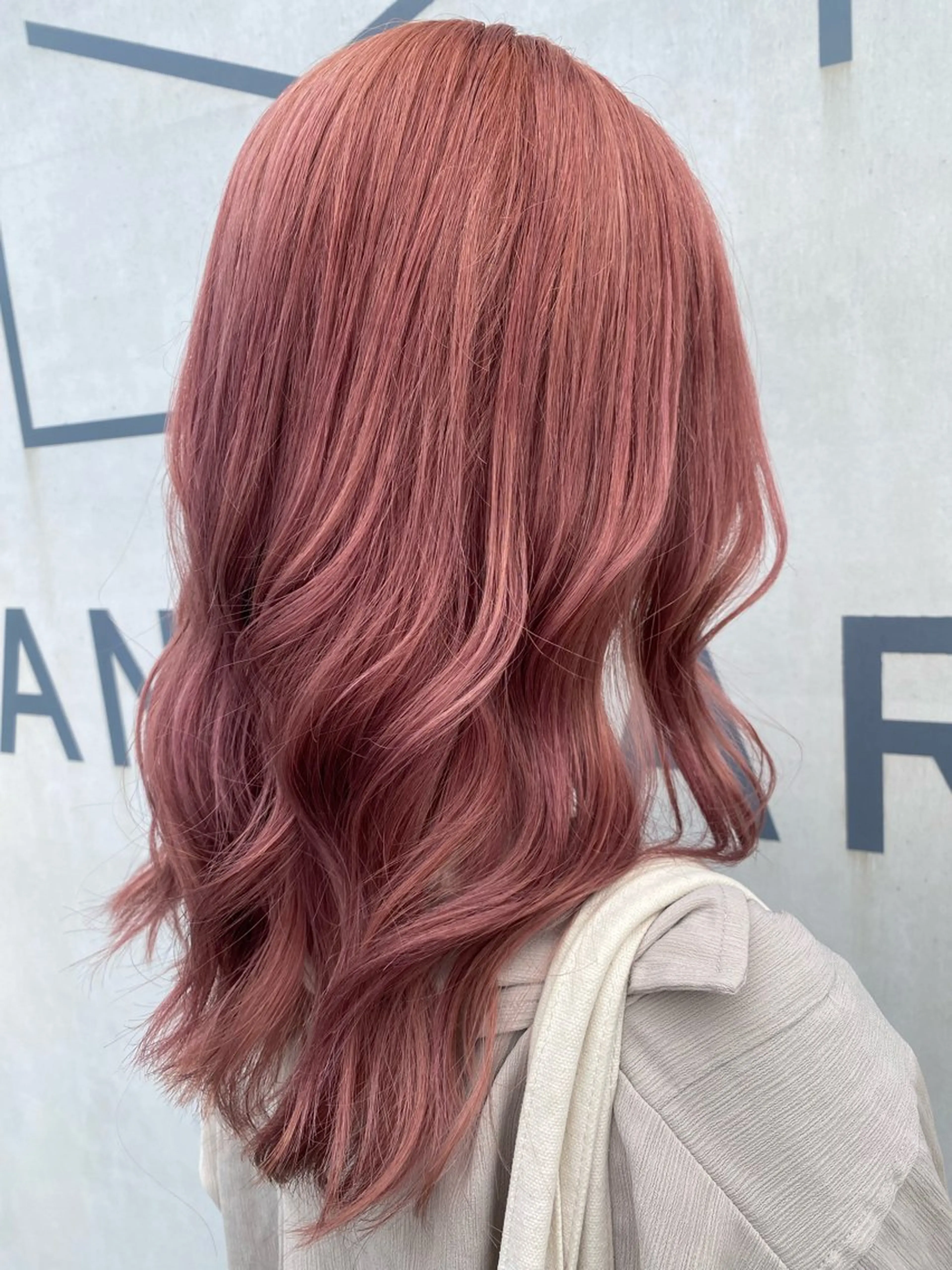 ロング 丸山 純奈のヘアスタイル