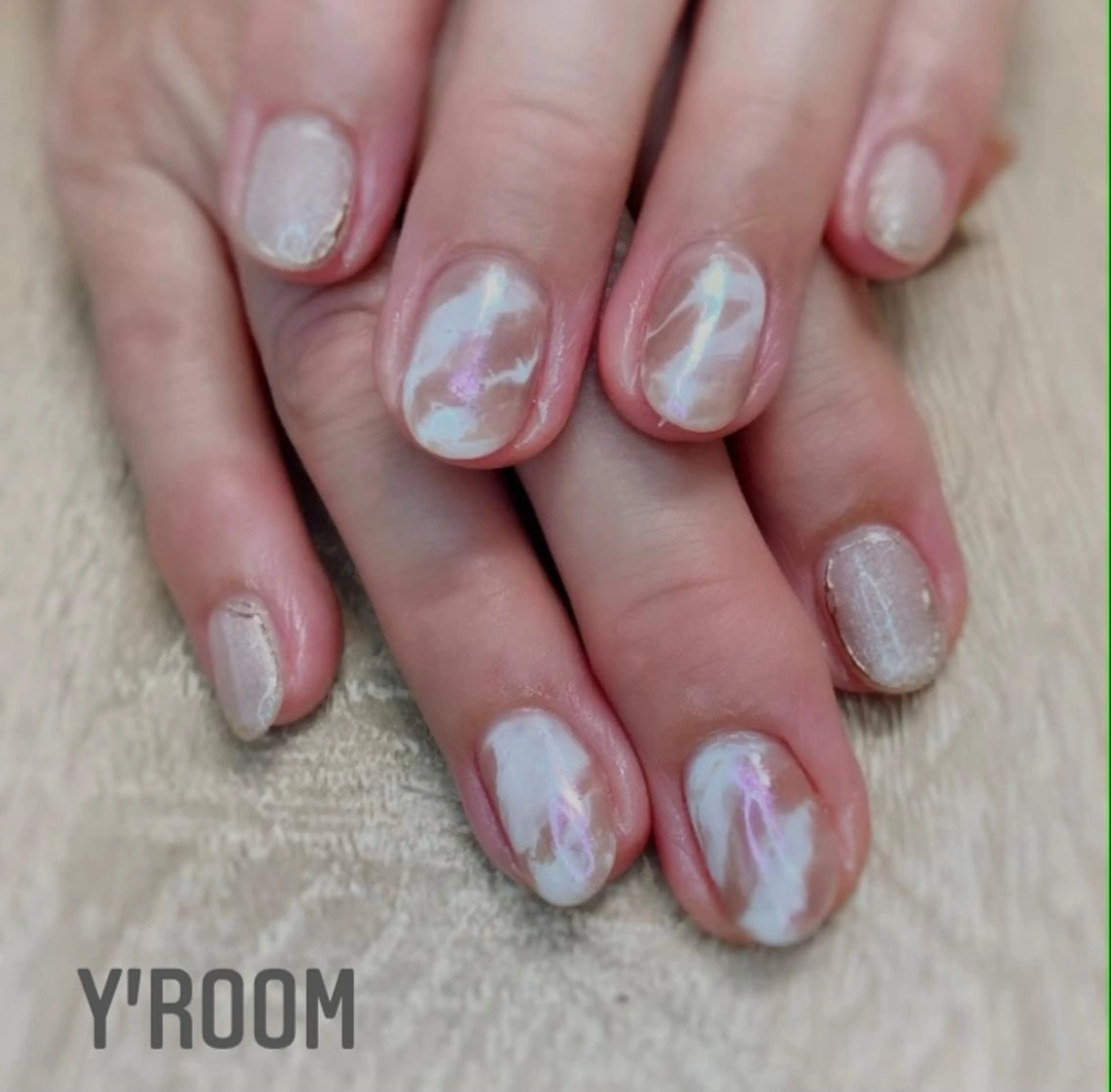 ネイル オーロラネイル フラッシュネイル フットネイル ジェルネイル 氷ネイル・うるうるネイル ハンドネイル YUKA （ネイリスト）のネイルデザイン