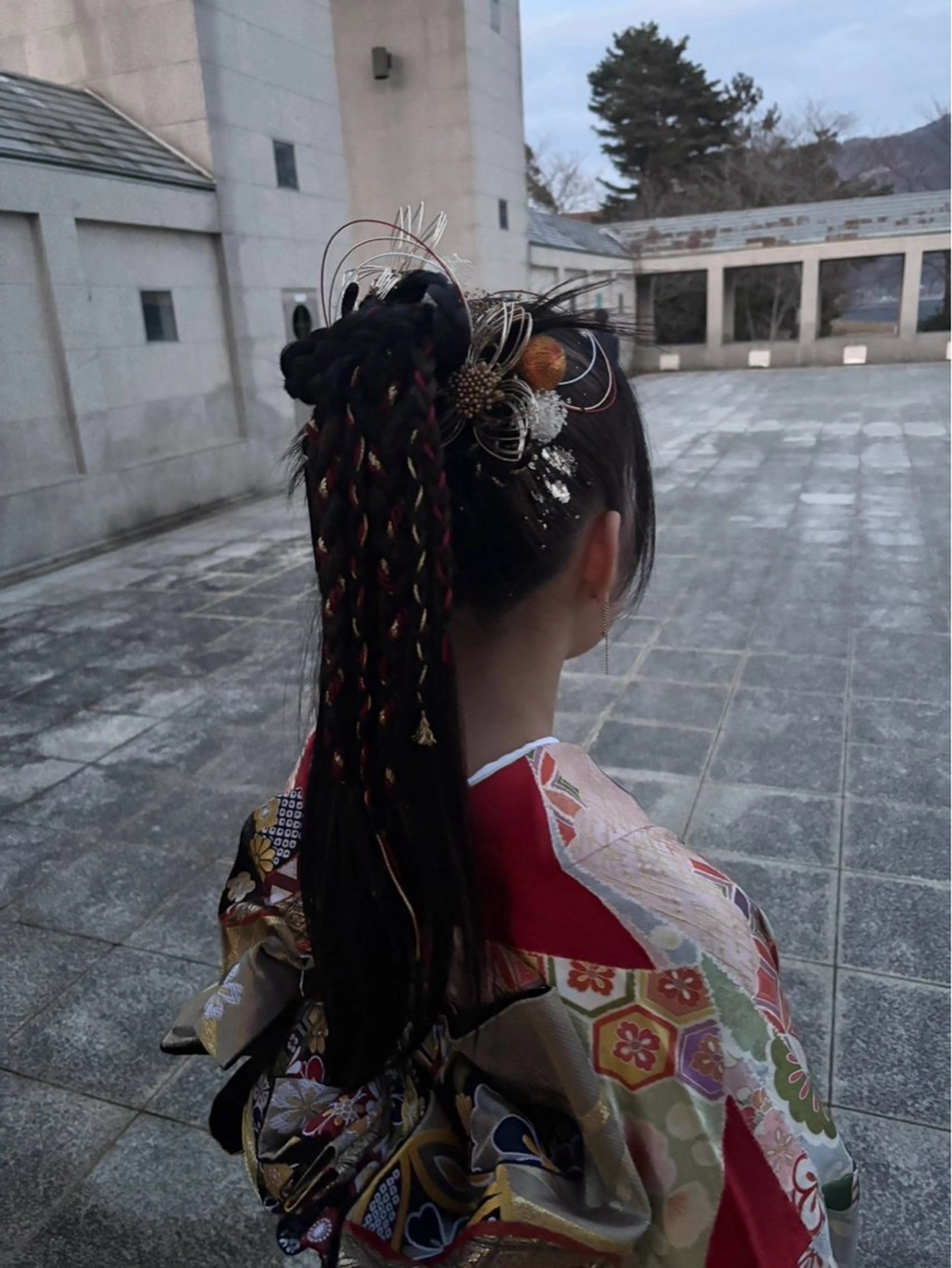 ヘアアレンジ 成人式 結婚式・ブライダル 栗本 陽香/顔周りレ イヤー/透明感カラーのヘアスタイル