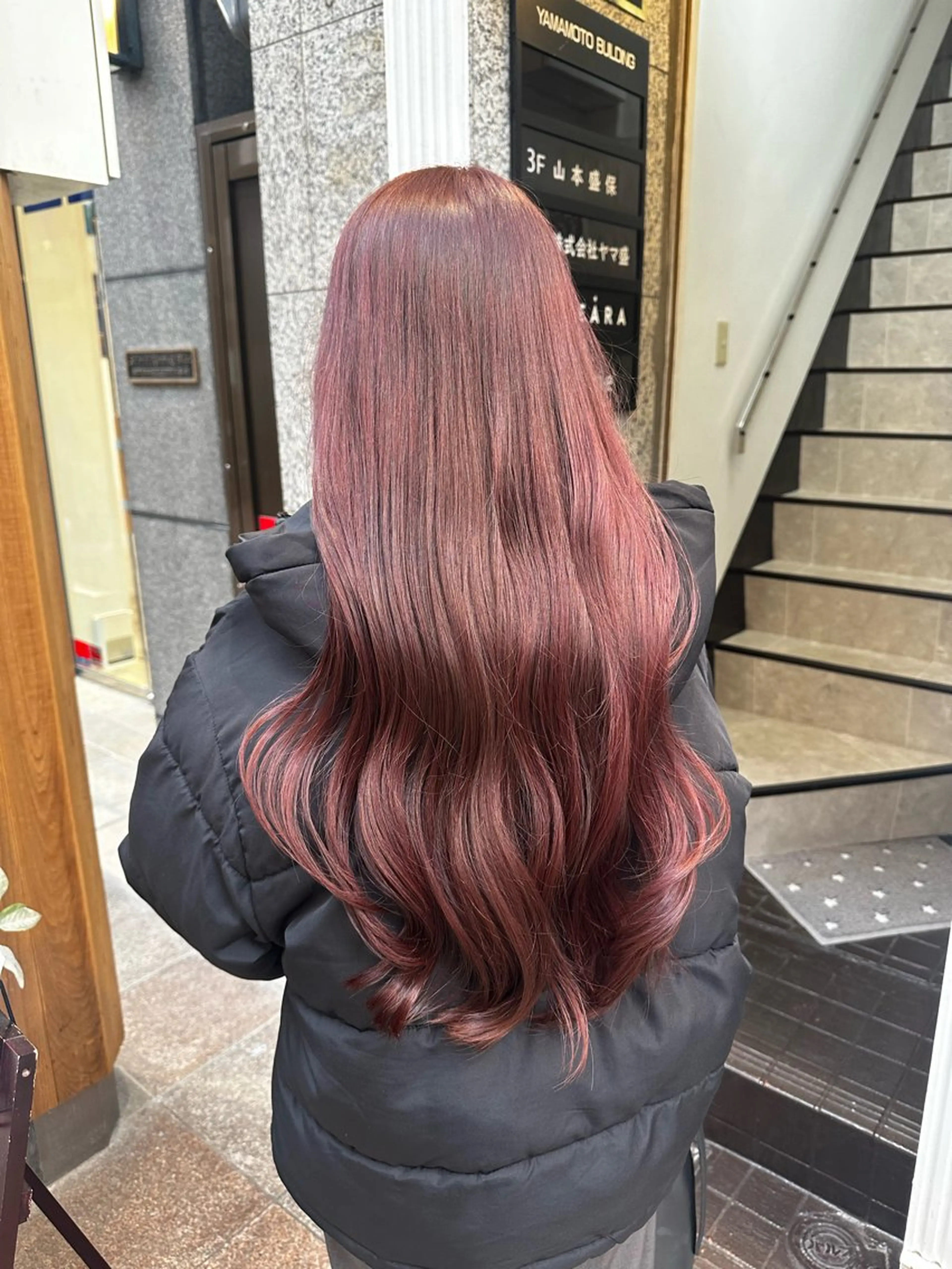 ロング カラー SHEARA BY CARE所属・. AYUKAのヘアスタイル