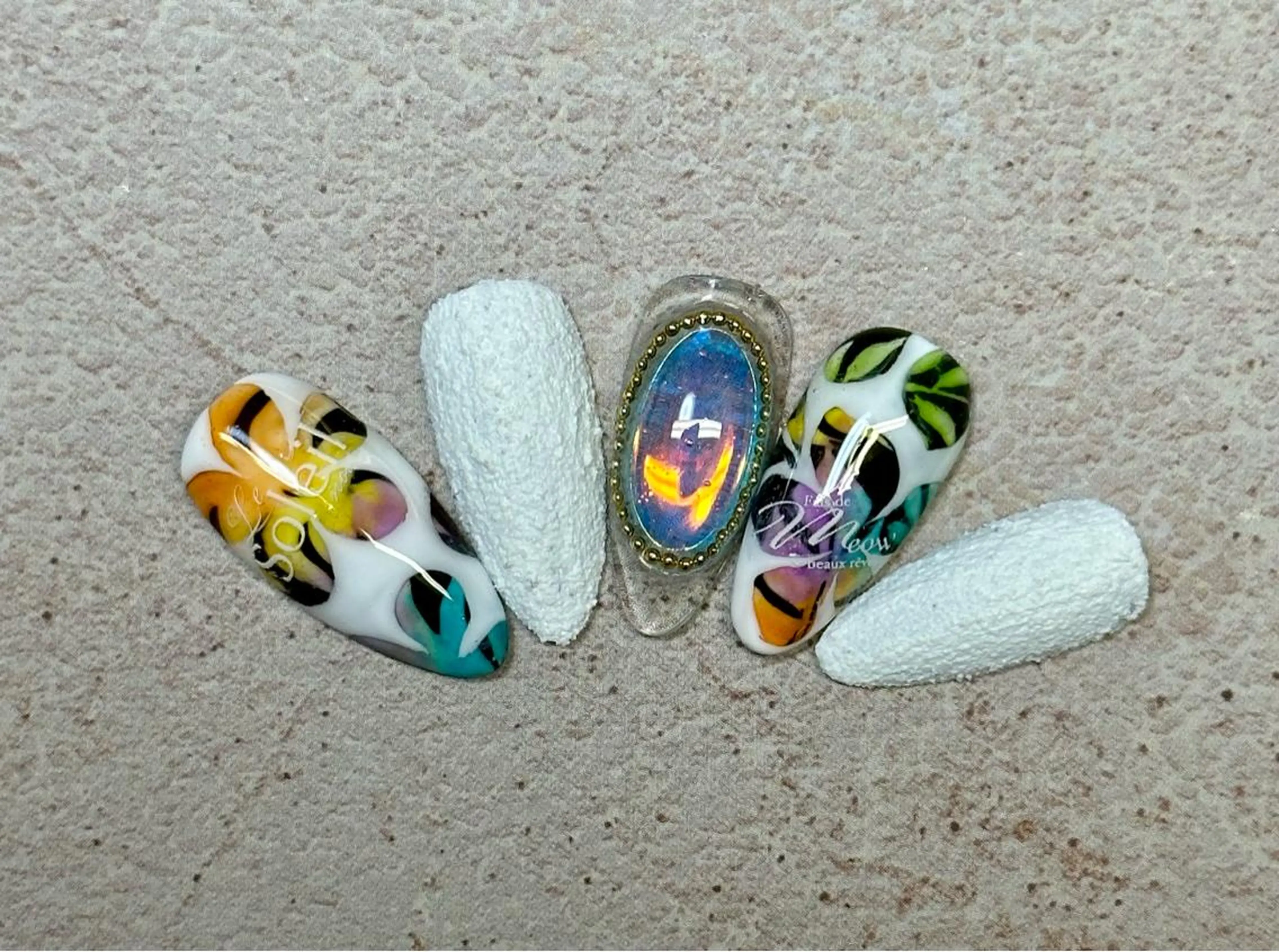 ネイル オーロラネイル 夏ネイル M.N_ nailのネイルデザイン