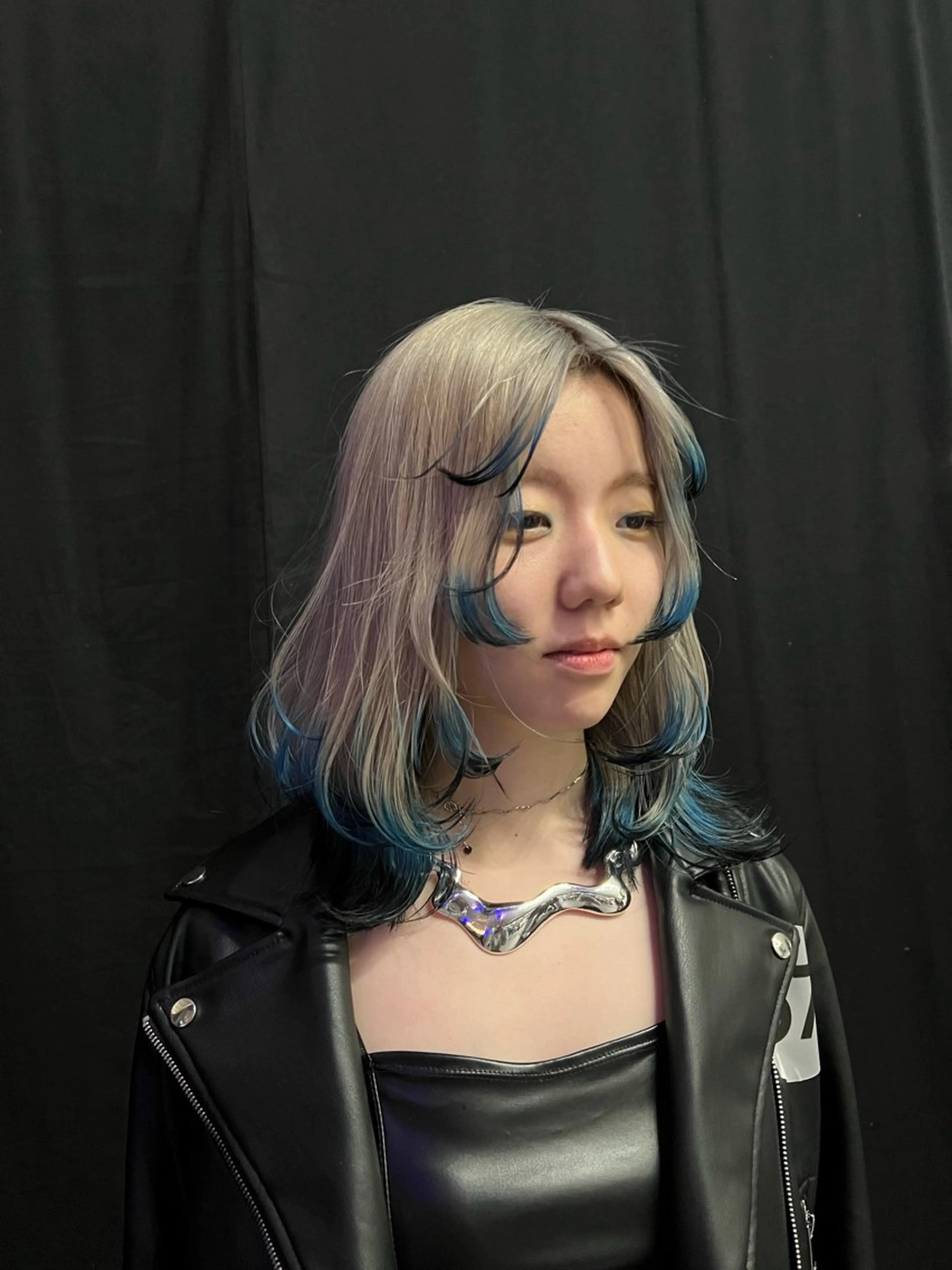 カラー はなえ/ブリーチ/複 雑履歴修正のヘアスタイル