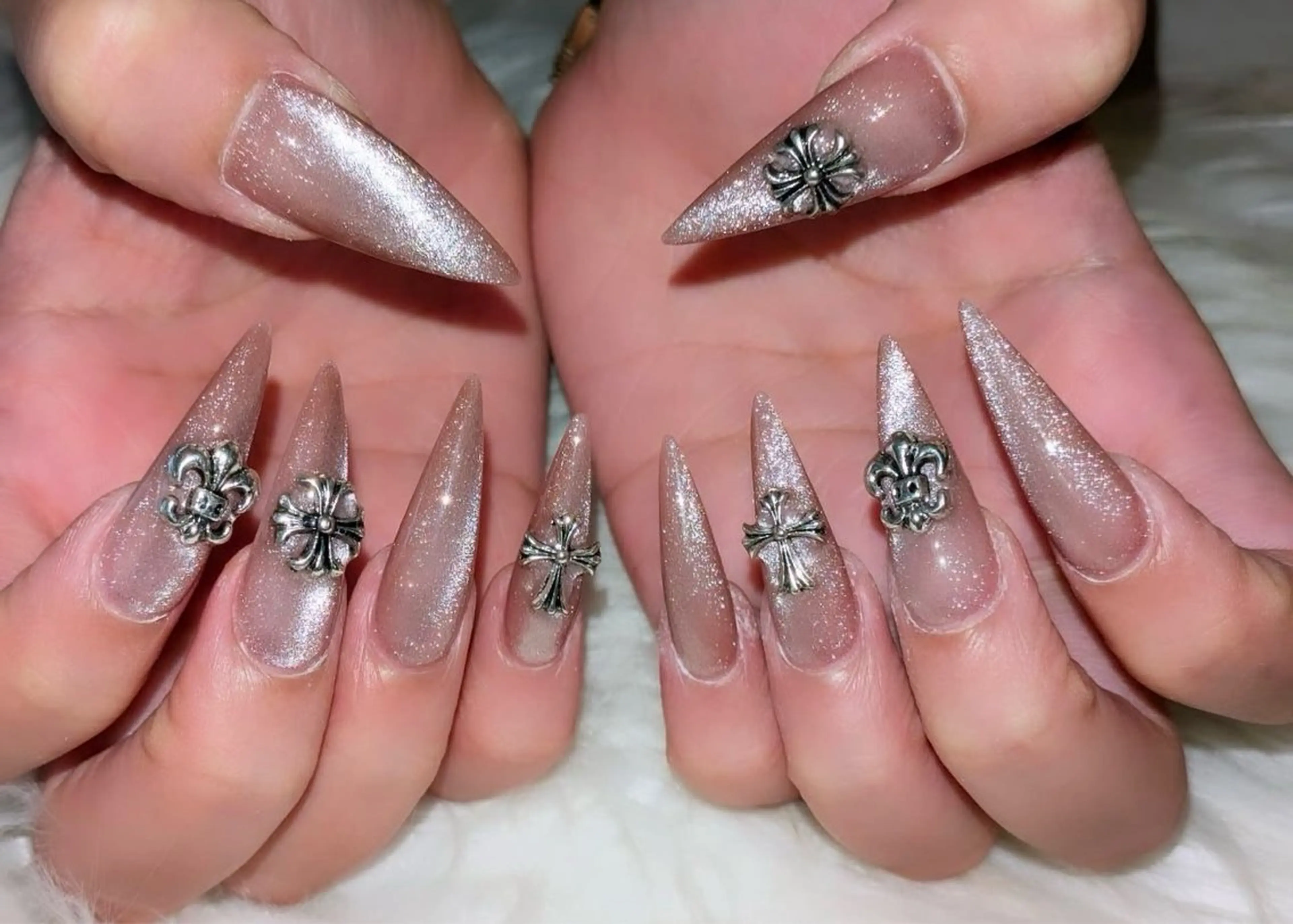 ネイル グラデーション キラキラネイル ワンカラーネイル 冬ネイル Jenn Nail Salonのネイルデザイン