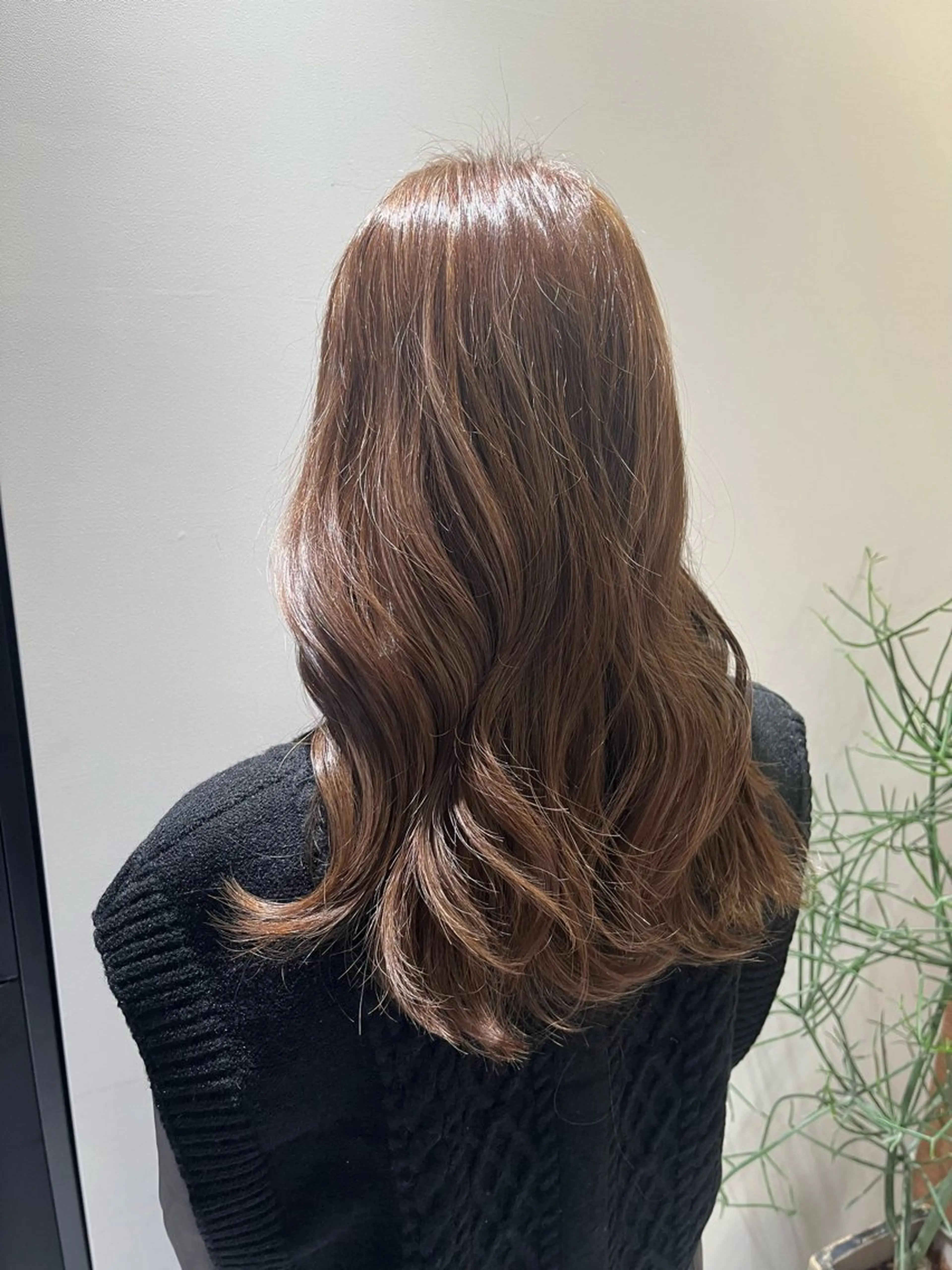 セミロング カラー 橋本 萌々香のヘアスタイル