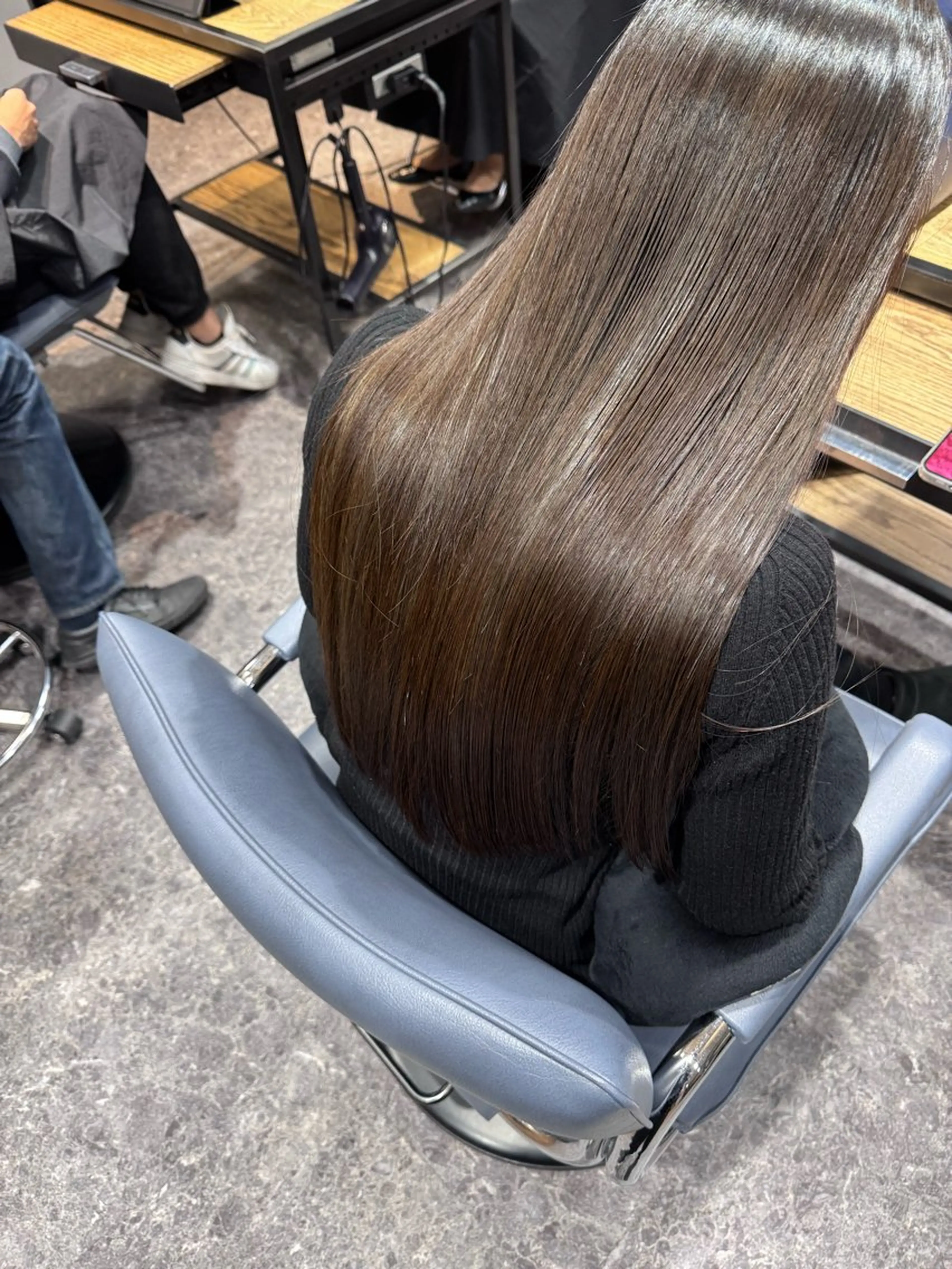 ロング カラー ブリーチ イルミナカラー 姫カット 髪質改善 レイヤーカット カット ヘアカラー トリートメント OAK 中目黒のヘアスタイル