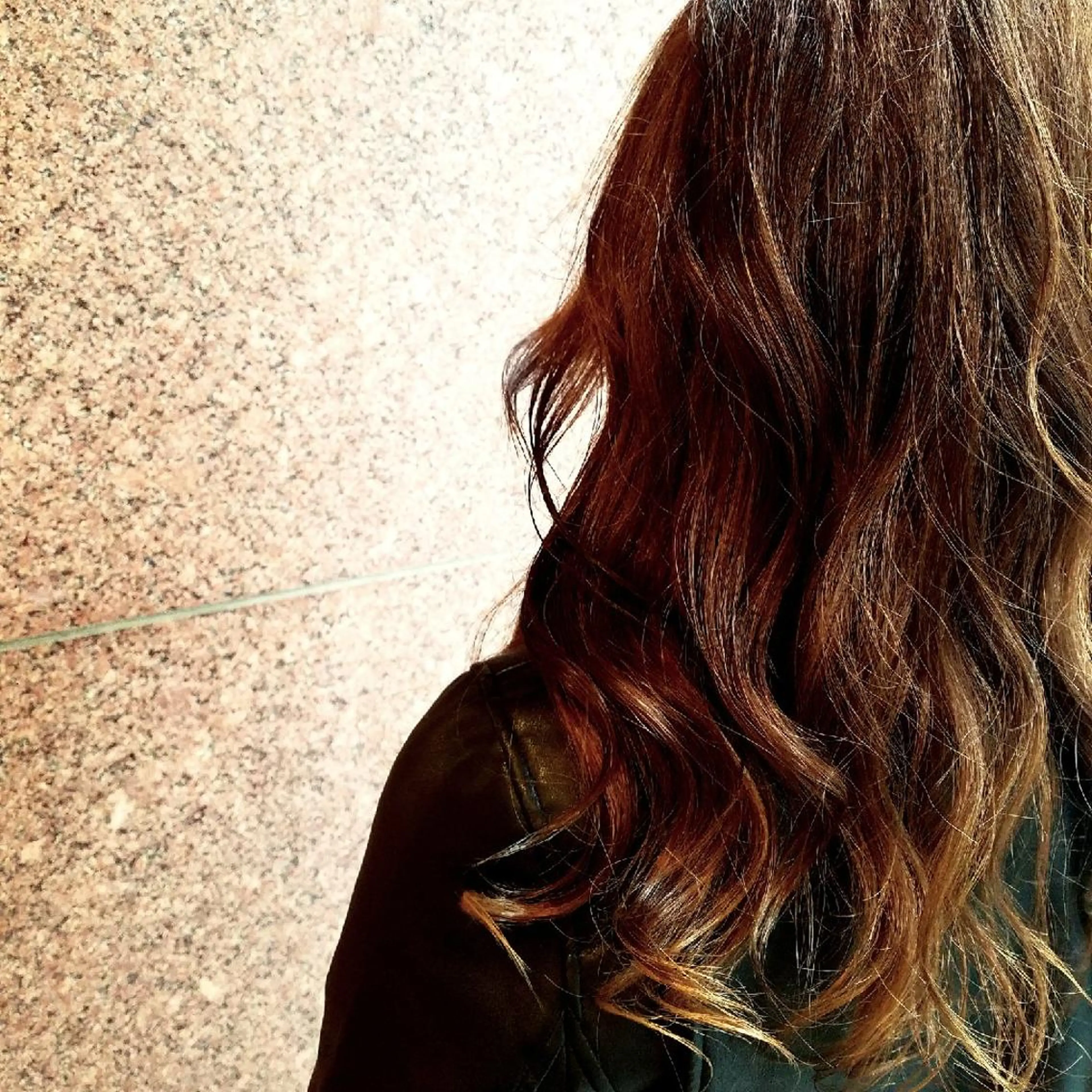 ロング カラー ヘアアレンジ ベージュカラー ハイライトカラー ハイライト EMANON名古屋所属・美谷添（ミヤゾエ） まどか大人ヘアサロンのヘアスタイル