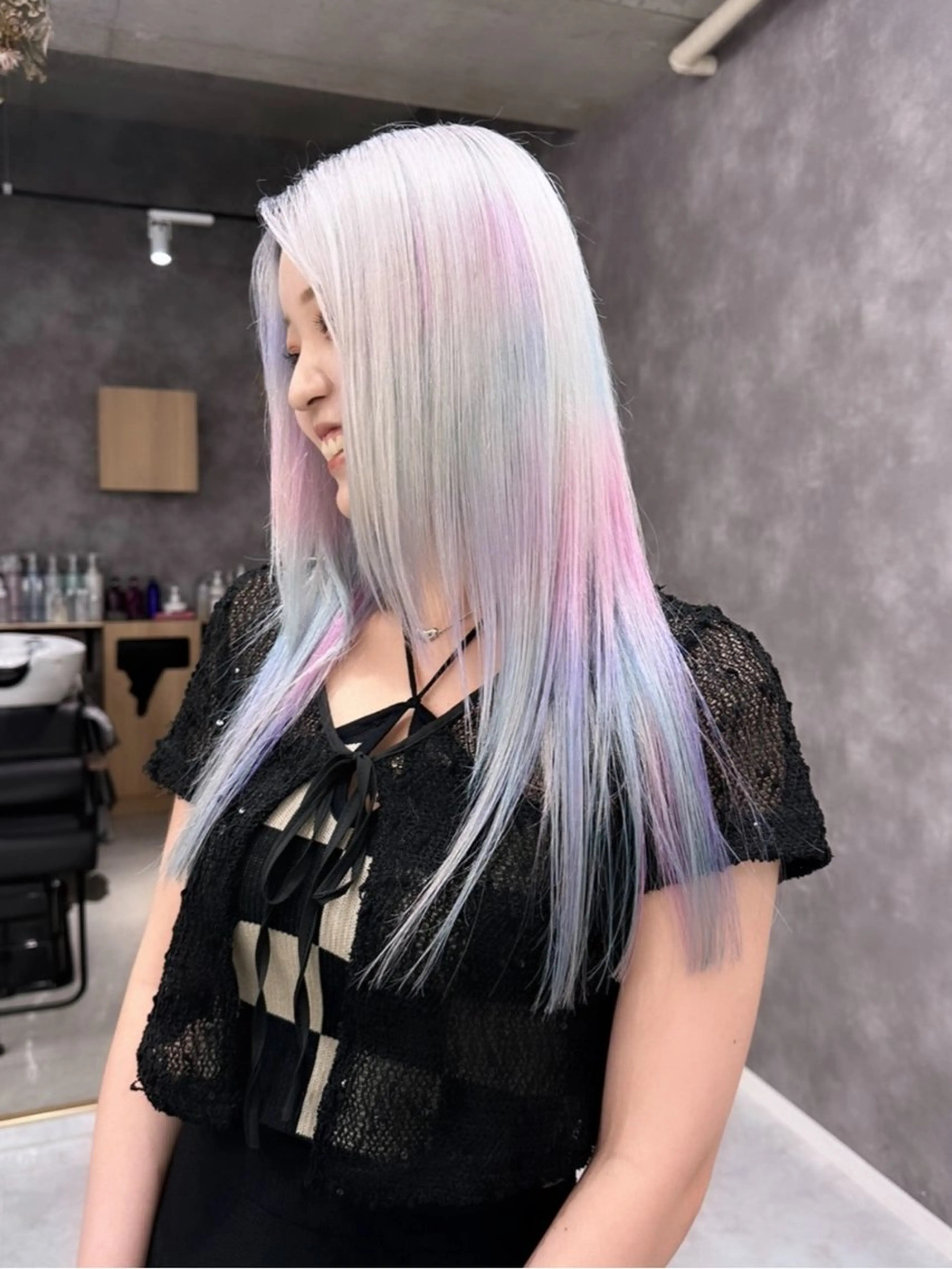 ロング カラー ヘアアレンジ ヘアカラー トリートメント TAKUMAブリーチ /切りっぱなし🪽のヘアスタイル