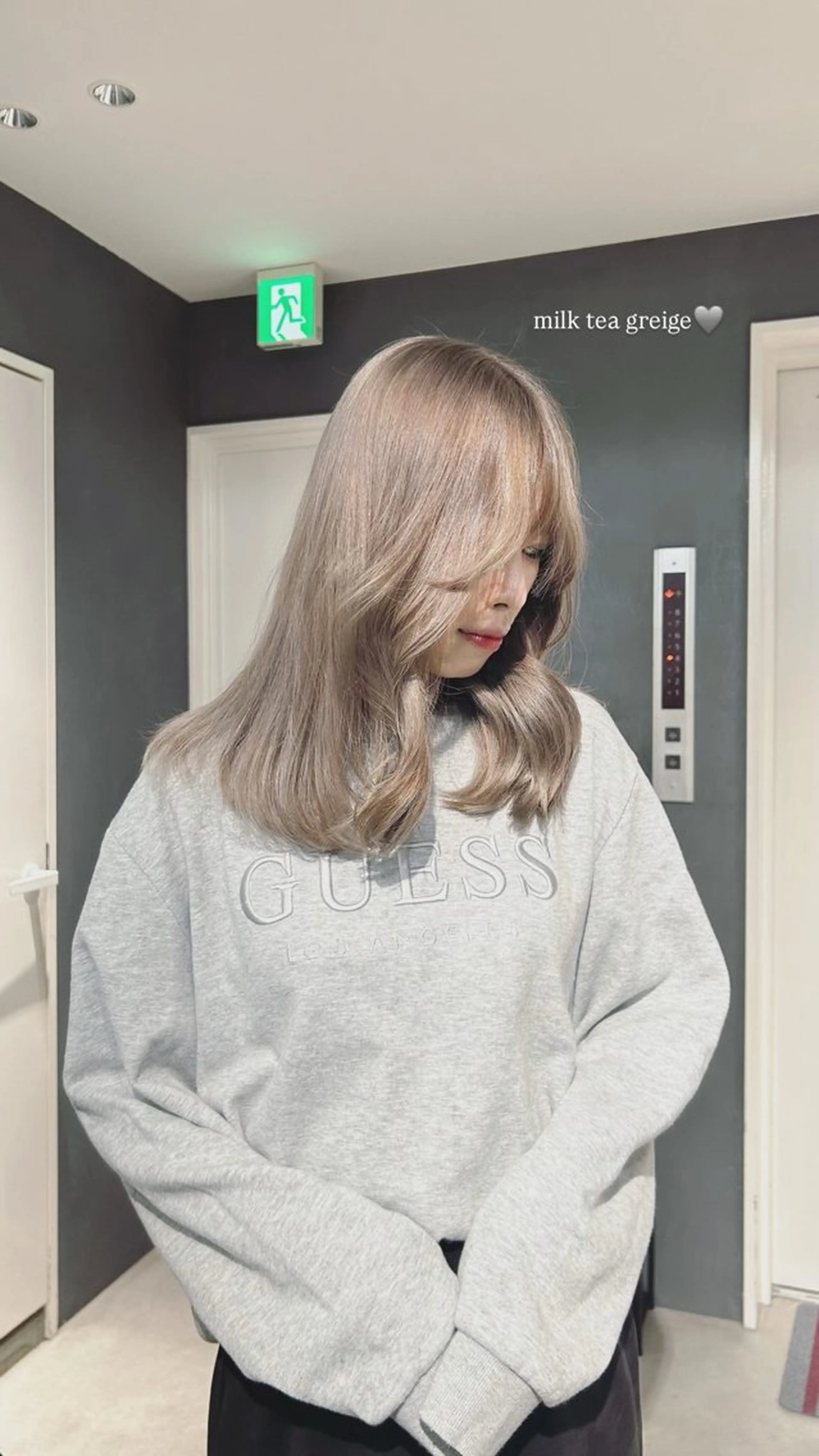 ミディアム えり 堀江/ボブ /レイヤー/艶髪のヘアスタイル